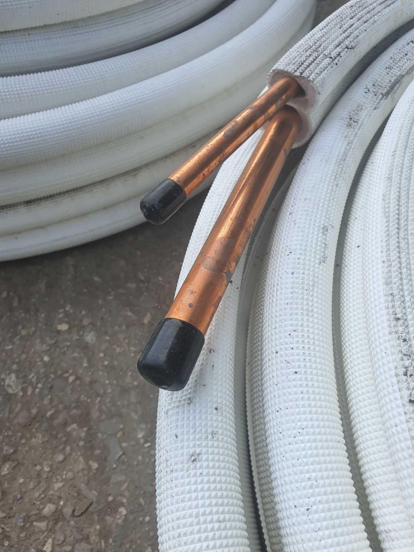 2 x roll of insulated copper pipes - Image 2 of 3