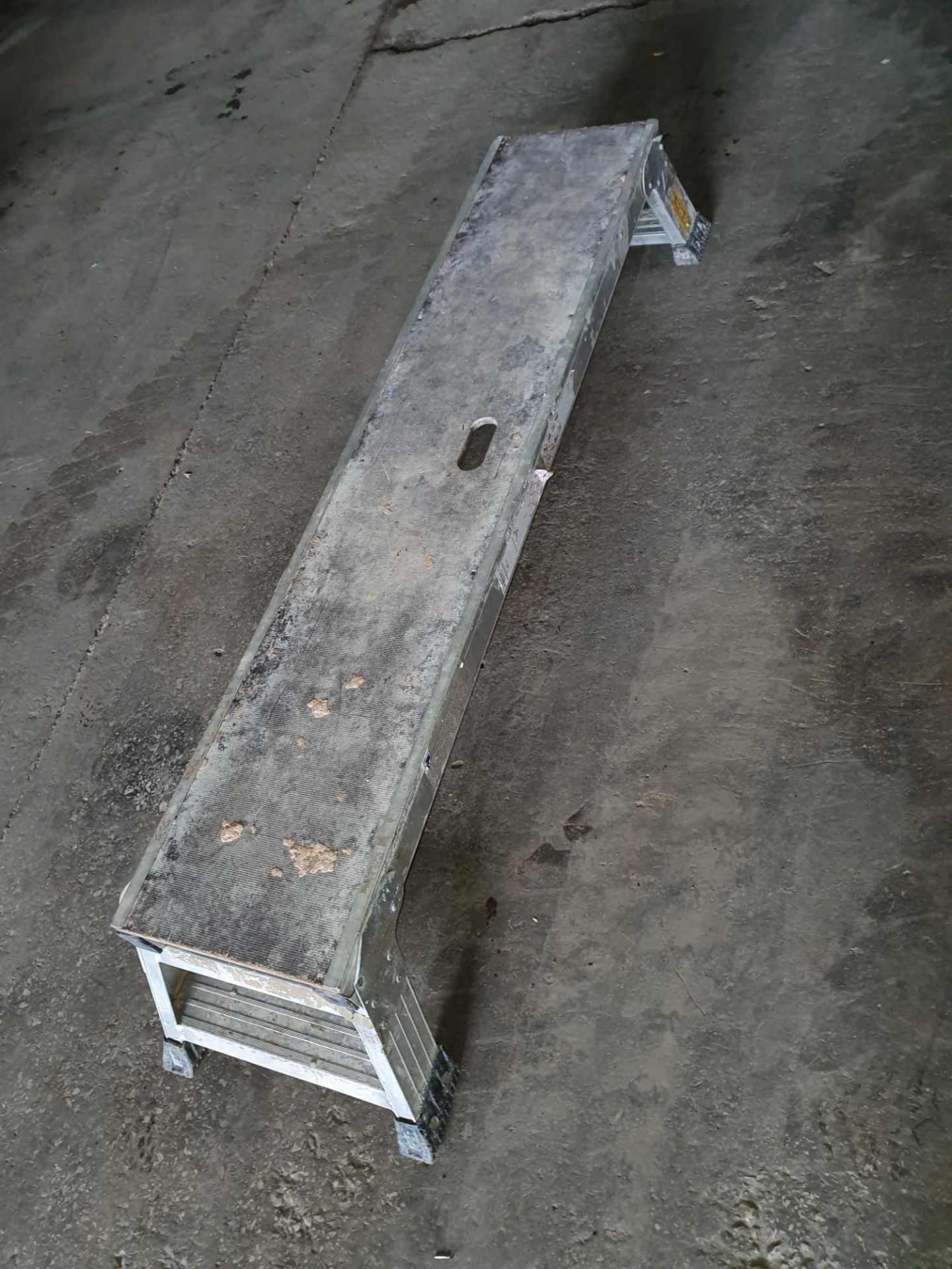 Aluminium foldable step