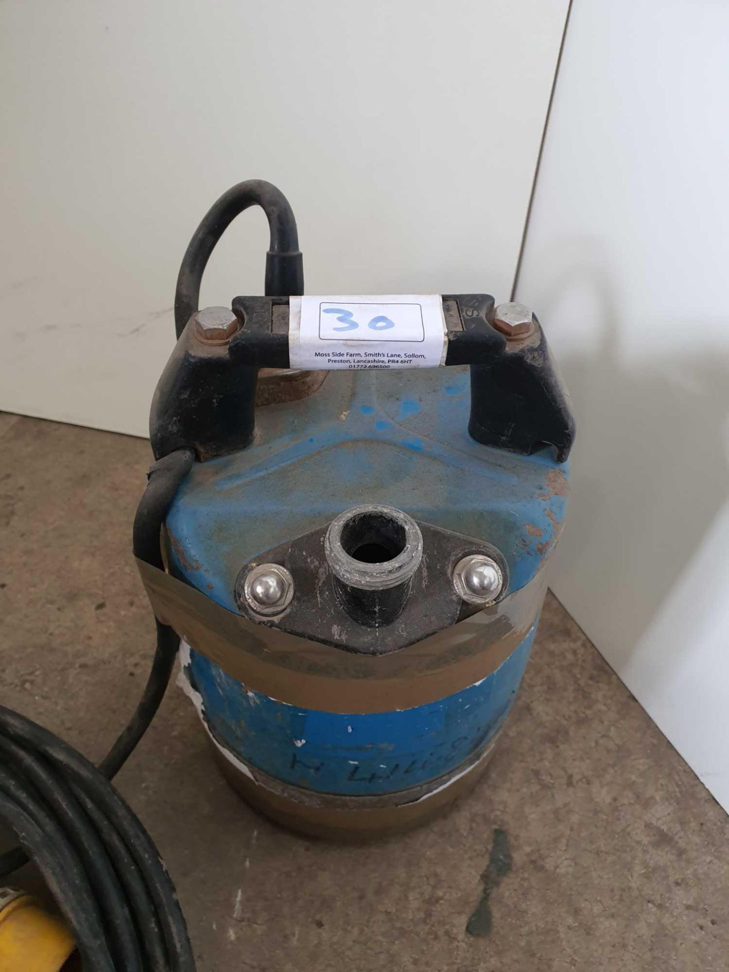 110v water pump - Image 2 of 3