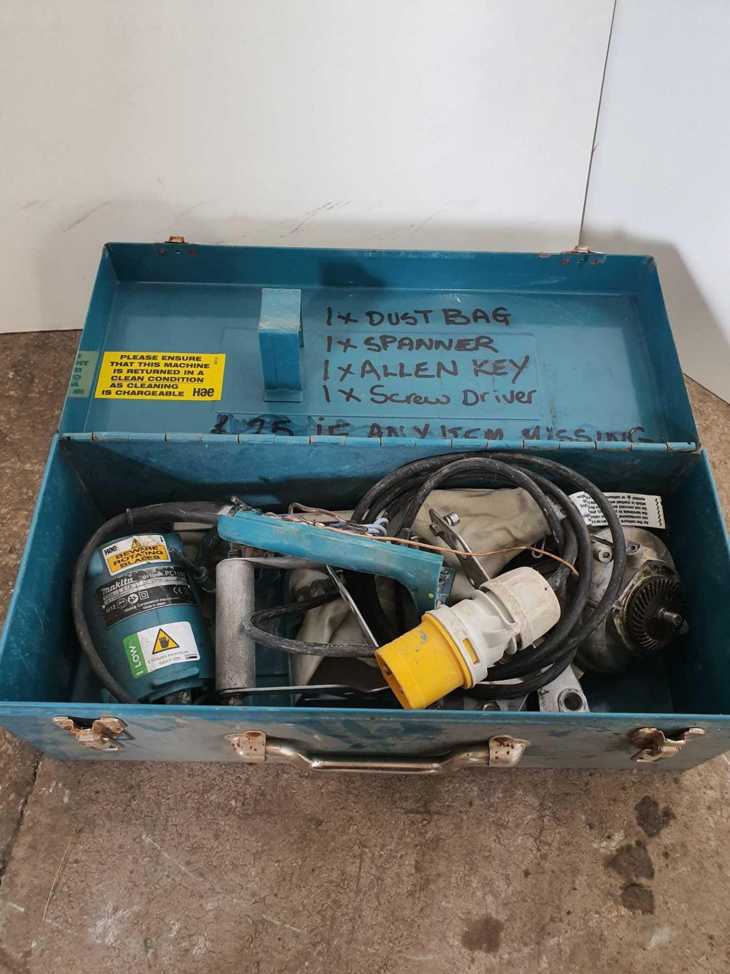 Makita box with various spare parts - Image 2 of 2