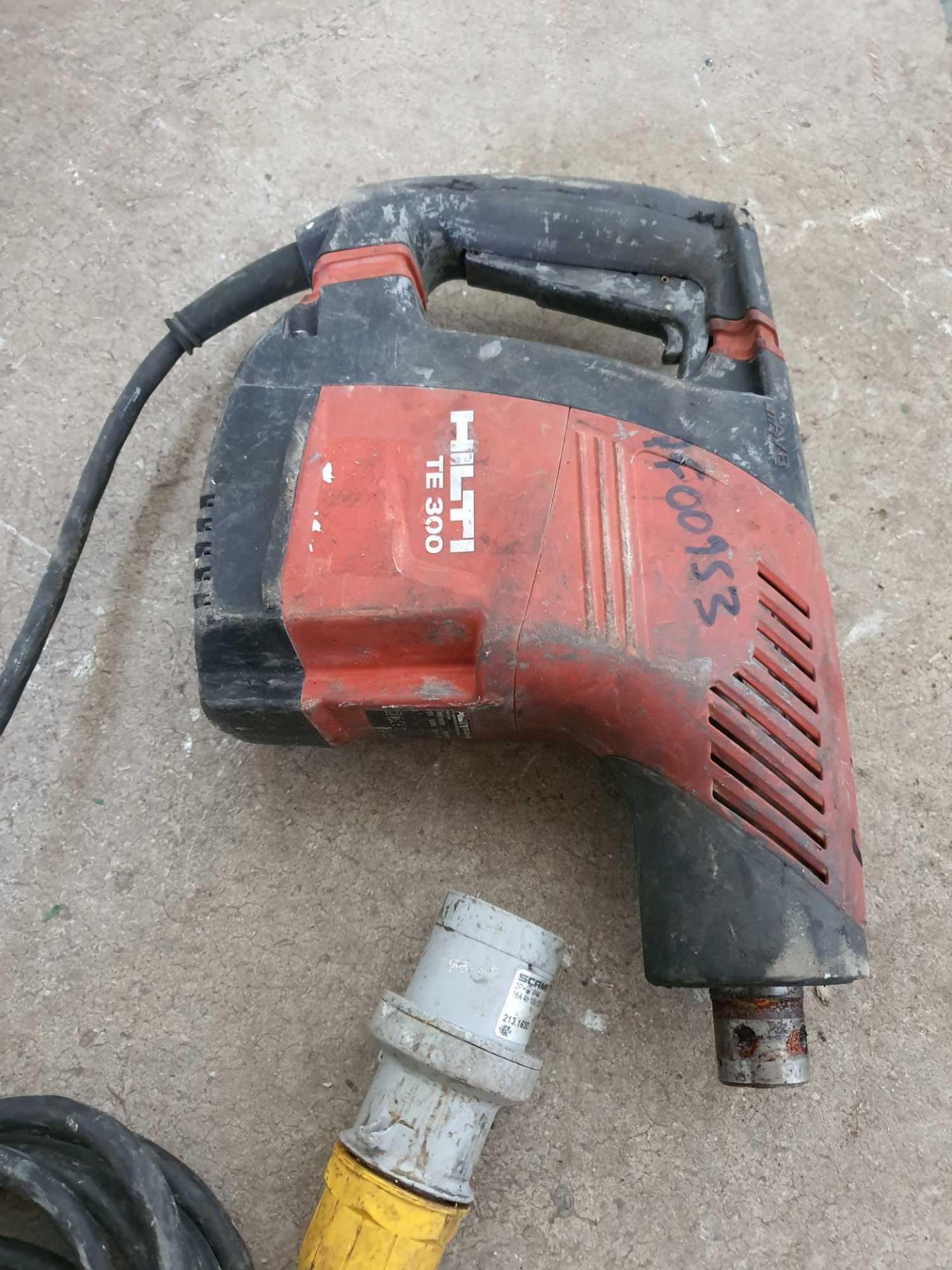 Hilti 110v te 300 110v drill - Image 2 of 2