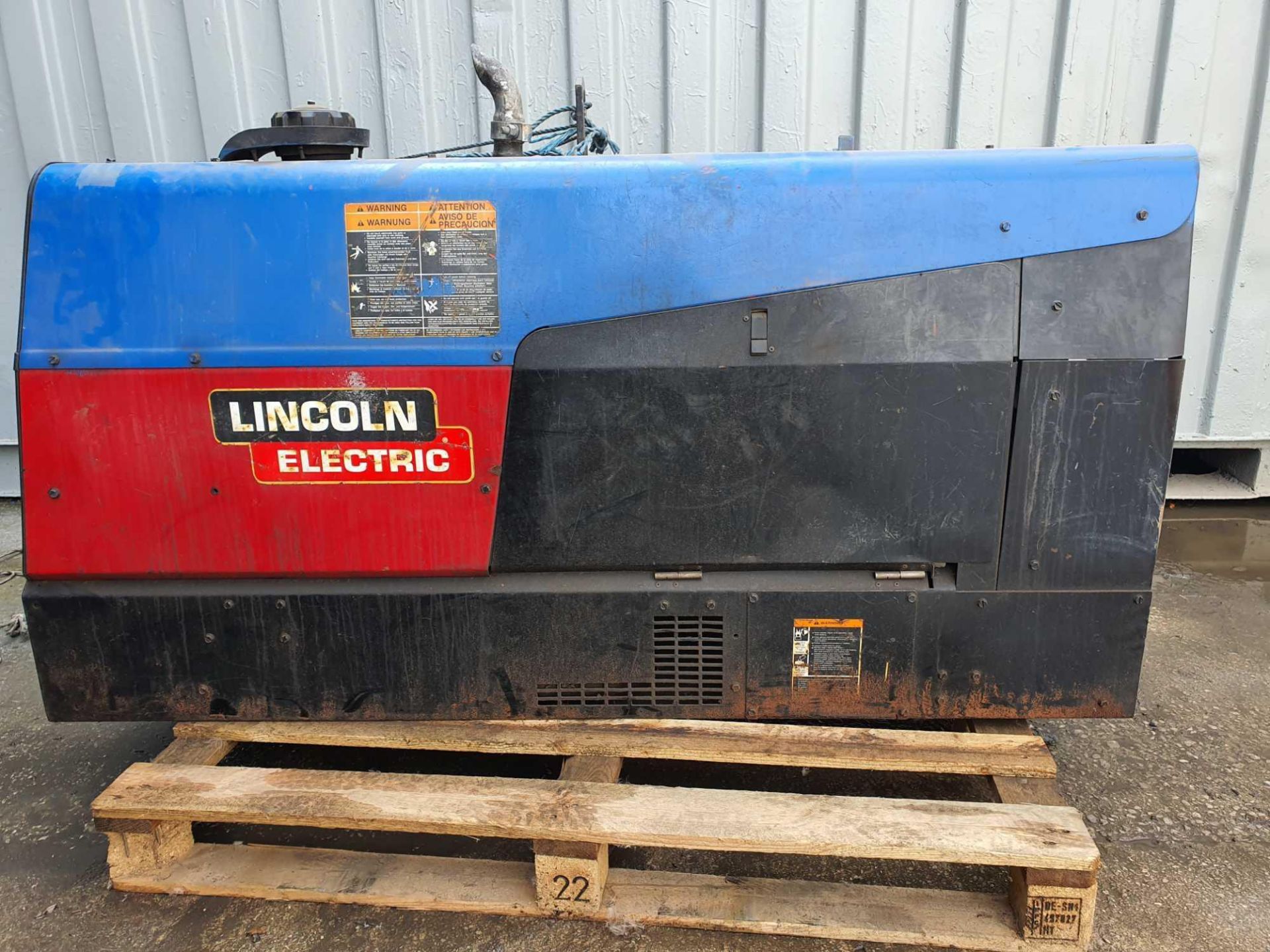 Lincoln electric ranger 305d multi-process diesel engine driven welder.