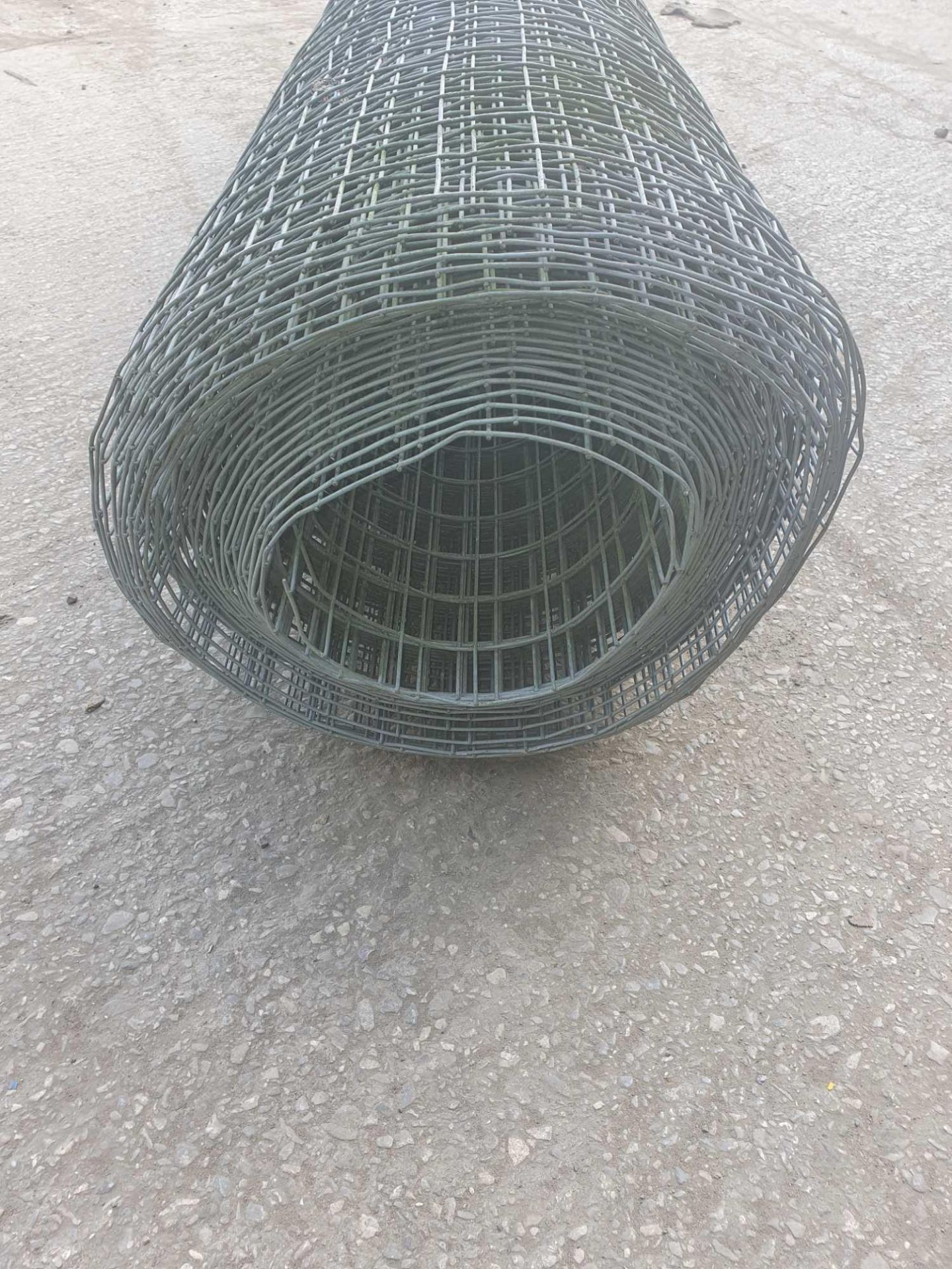 Roll of wire mesh - Image 2 of 2