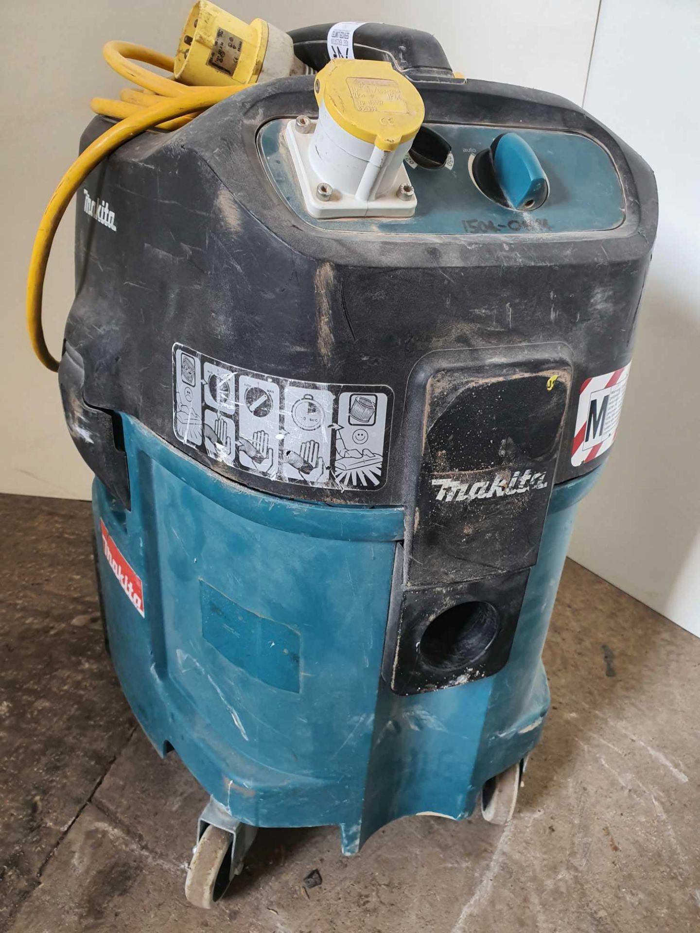 Makita 110v dust exctaction unit