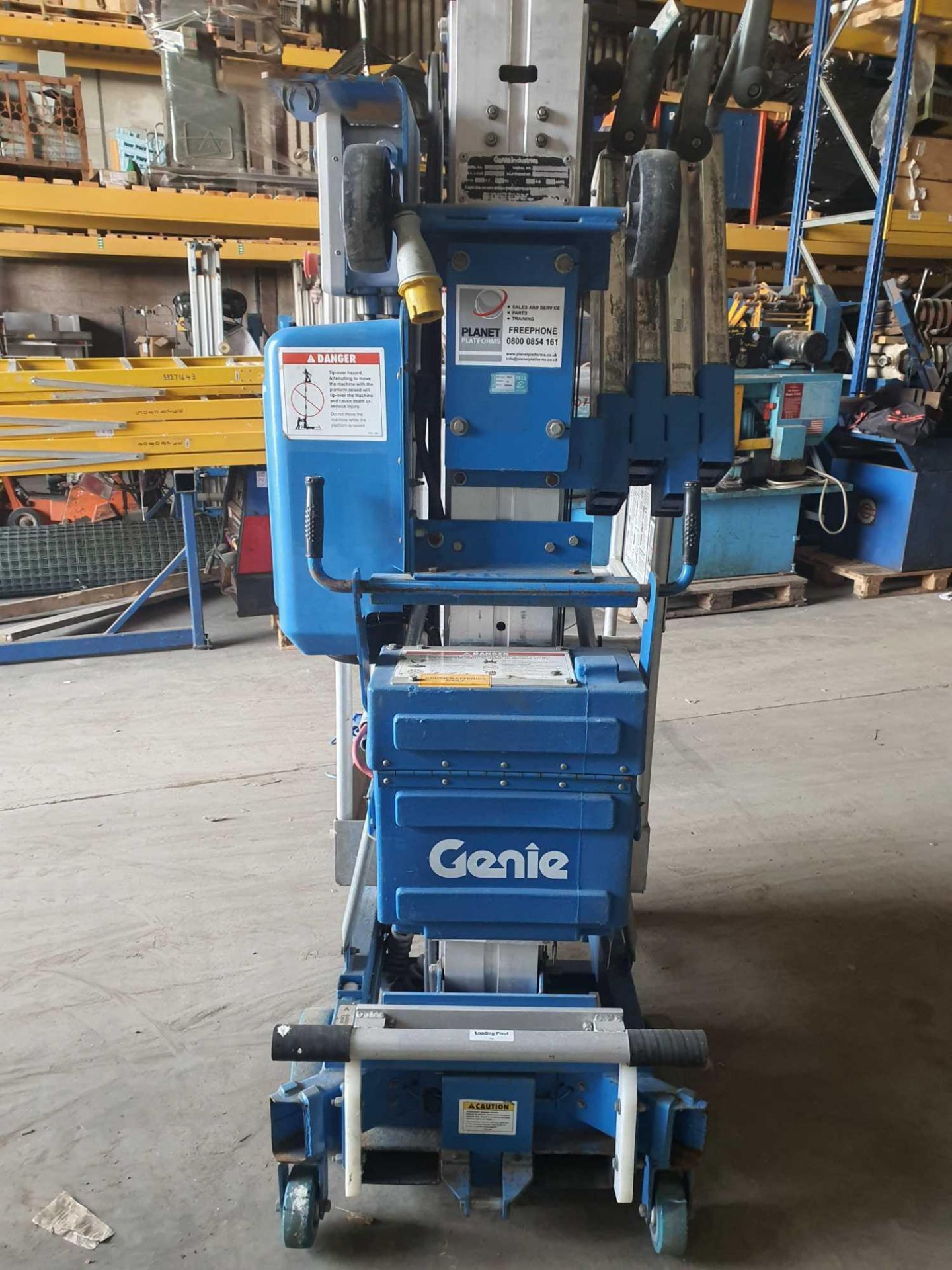 Genie awp 24 electric lift - Image 2 of 4