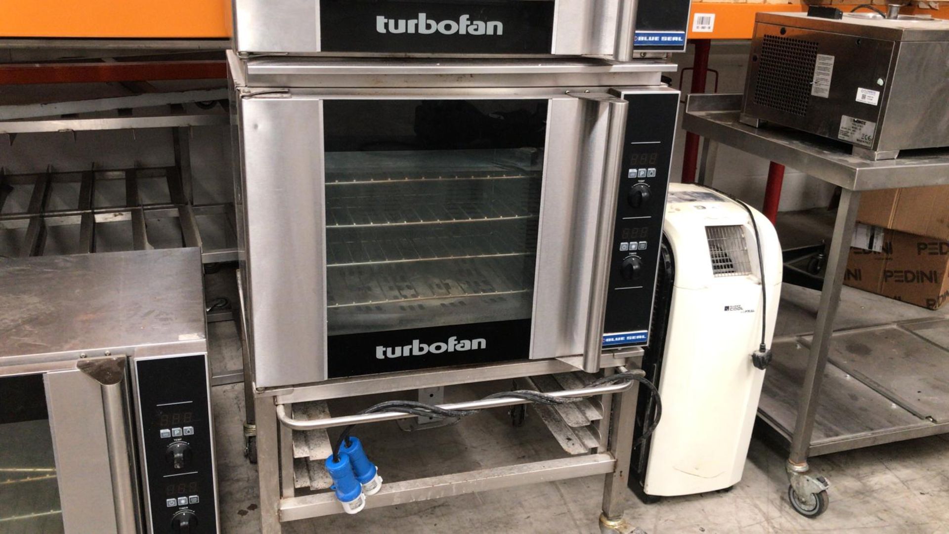 Blue Seal Turbofan Oven x2 on Rolling - Bild 2 aus 4