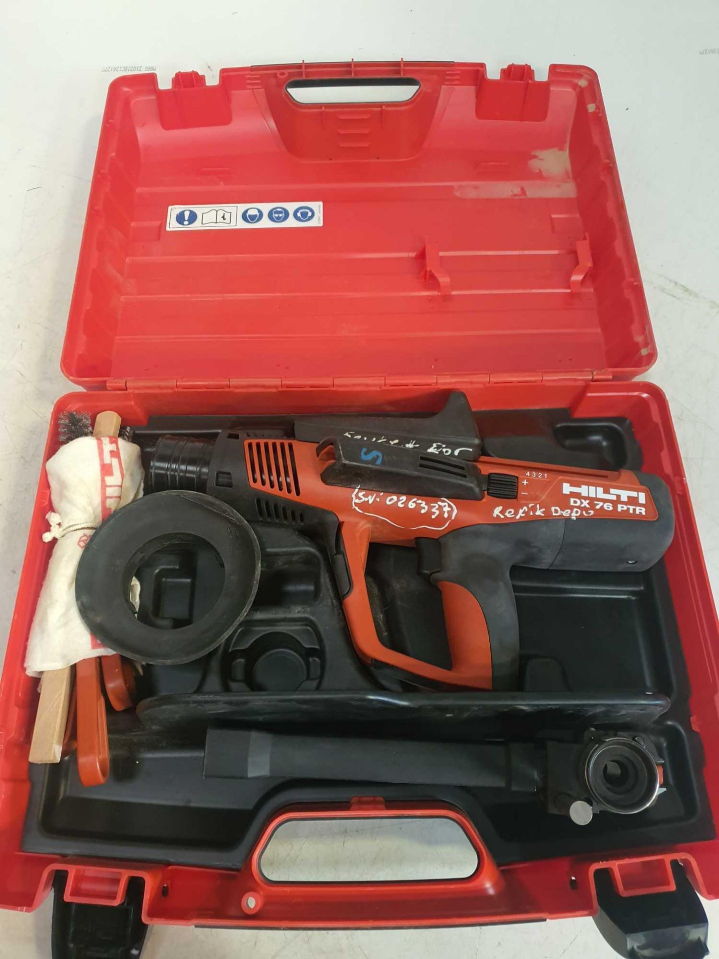 Hilti powder powered nail gun - Image 2 of 4