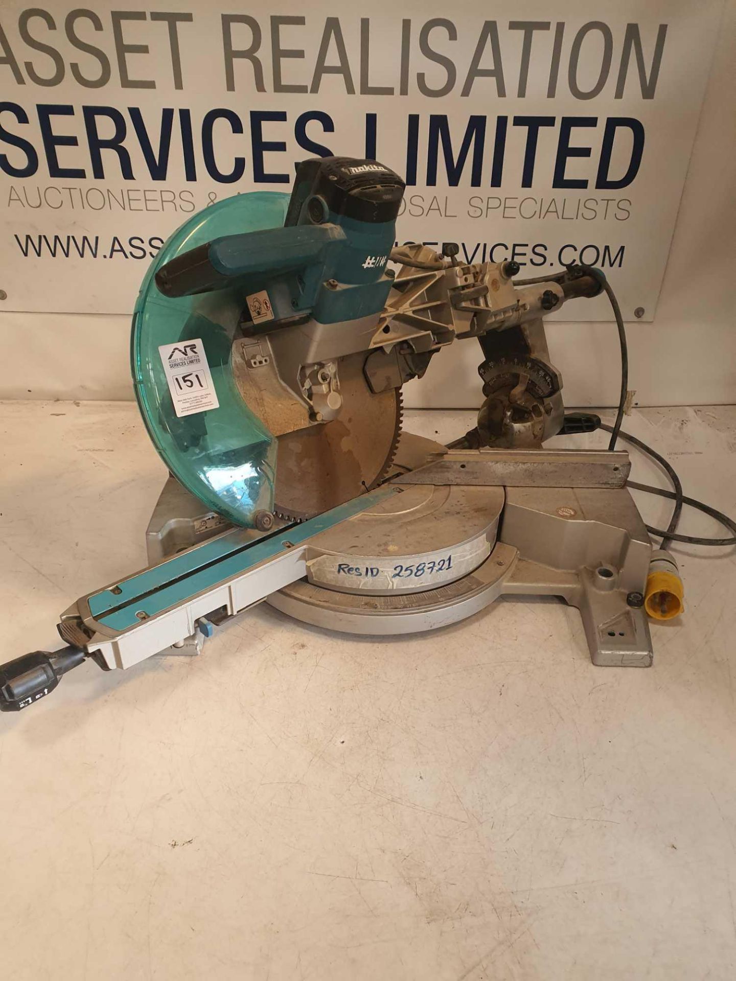 Makita 110v circular mitre saw