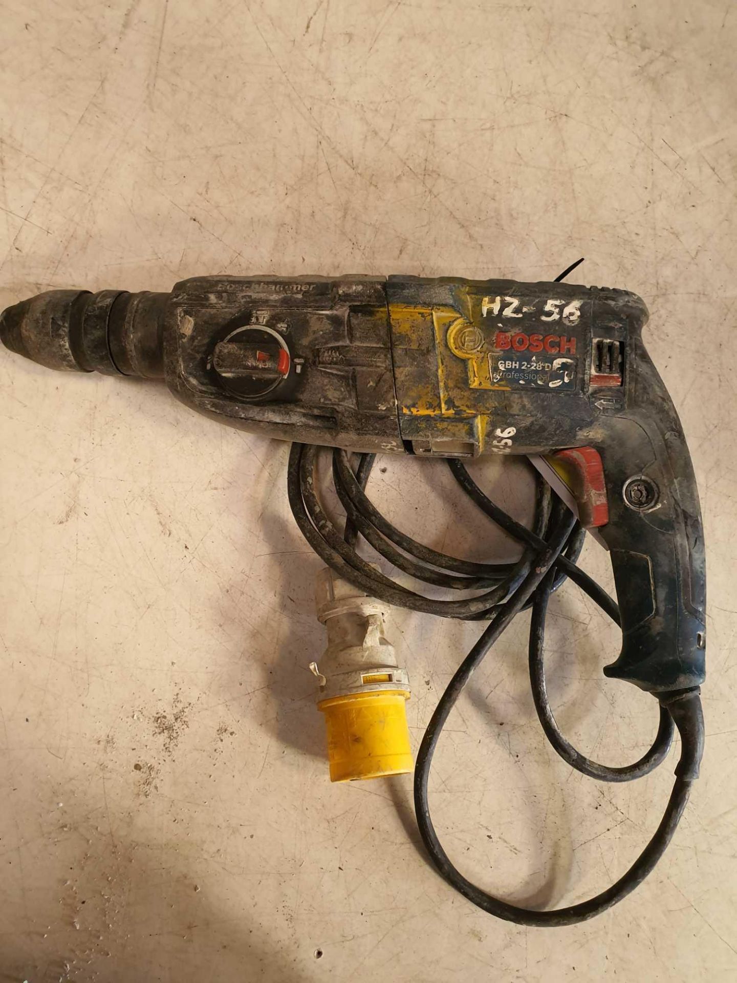 Bosch 110v rotary hammer drill - Image 2 of 2