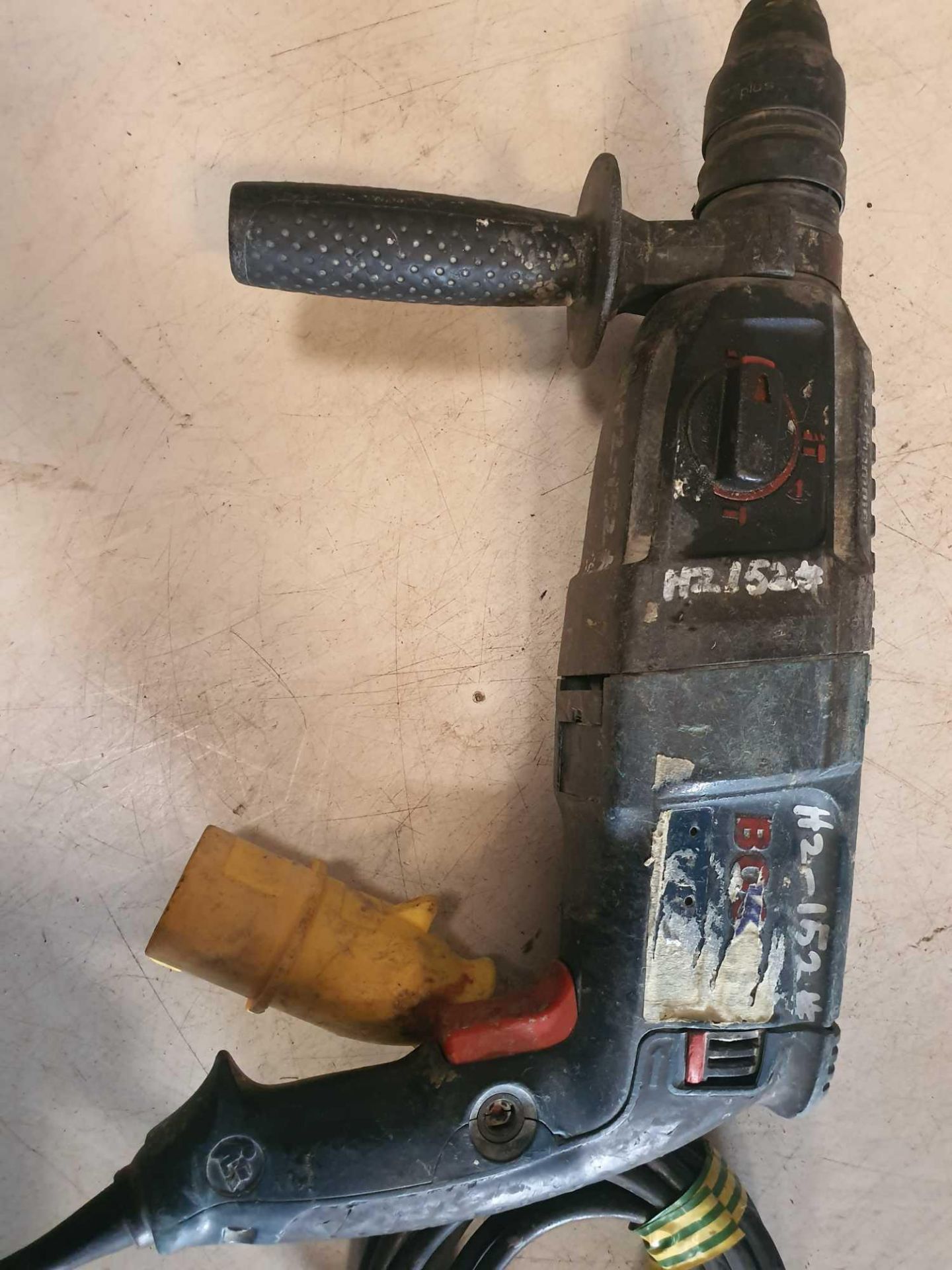 Bosch 110v rotary hammer drill - Image 2 of 2