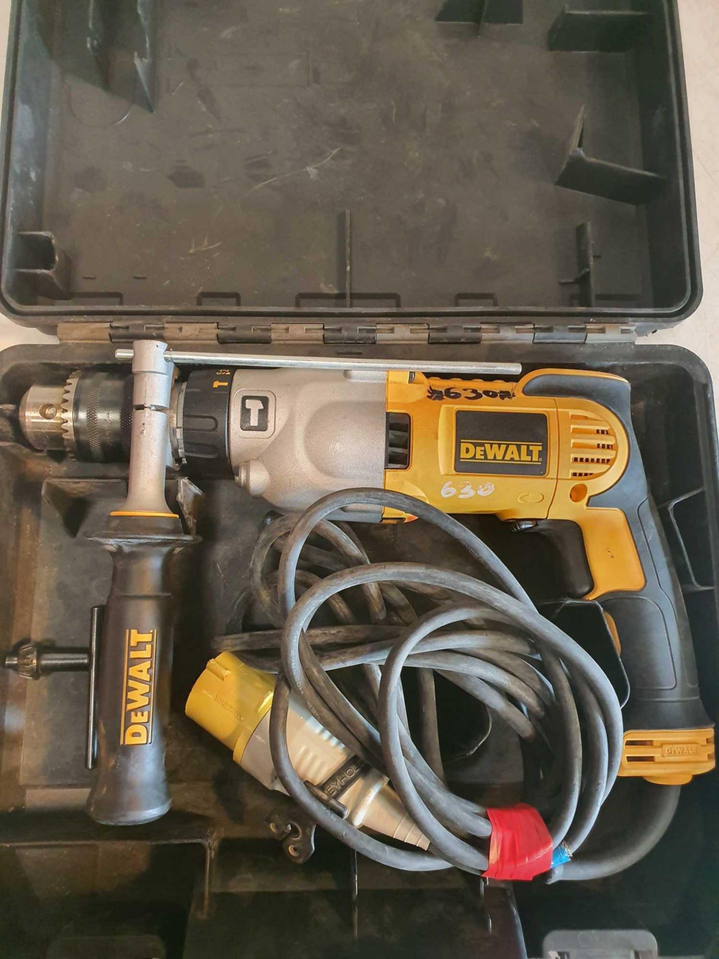 Dewault 110v rotary hammer drill - Image 3 of 3