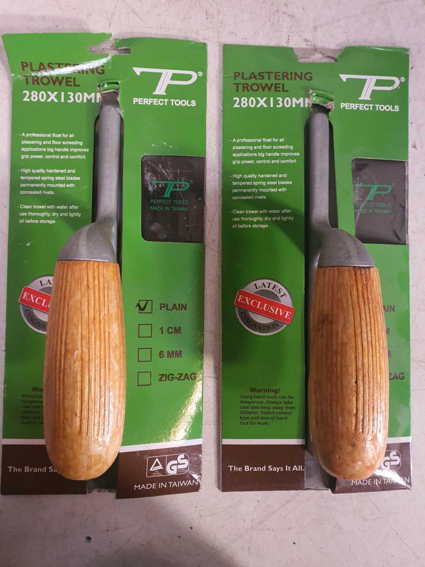 2 x plain plastering trowel