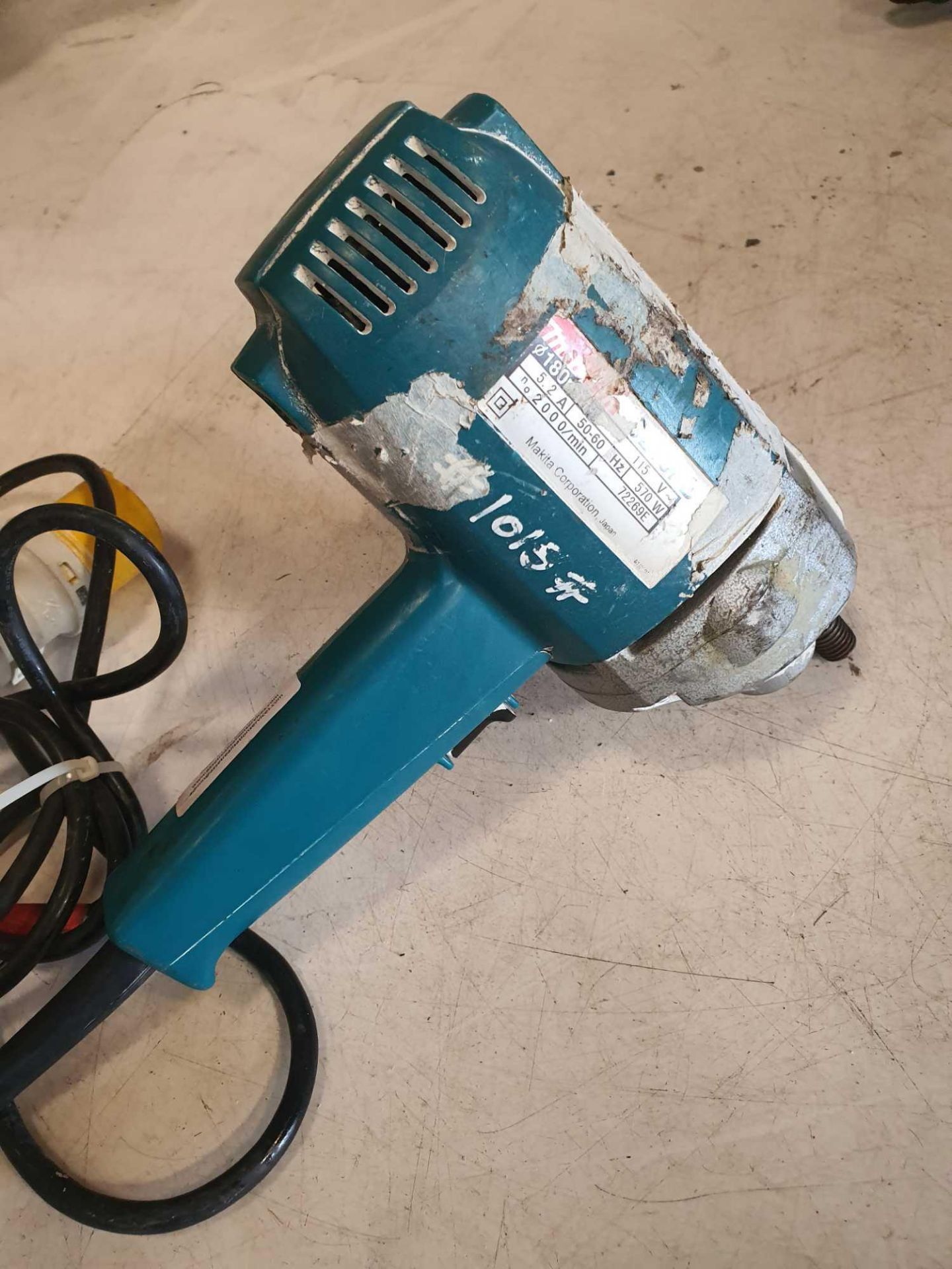 Makita 110v hand held polisher - Image 2 of 2