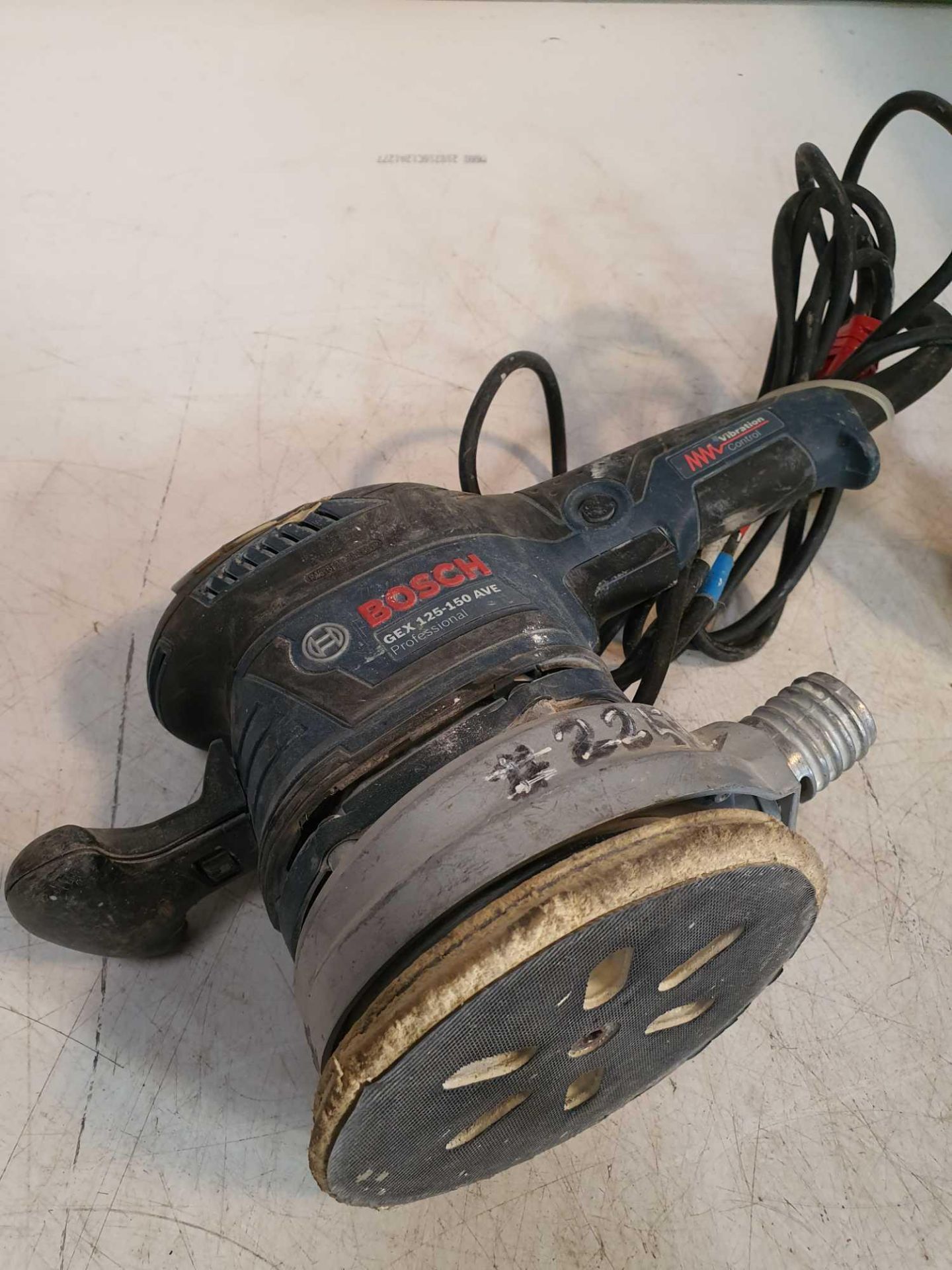 Bosch 110v orbital sander - Image 2 of 2