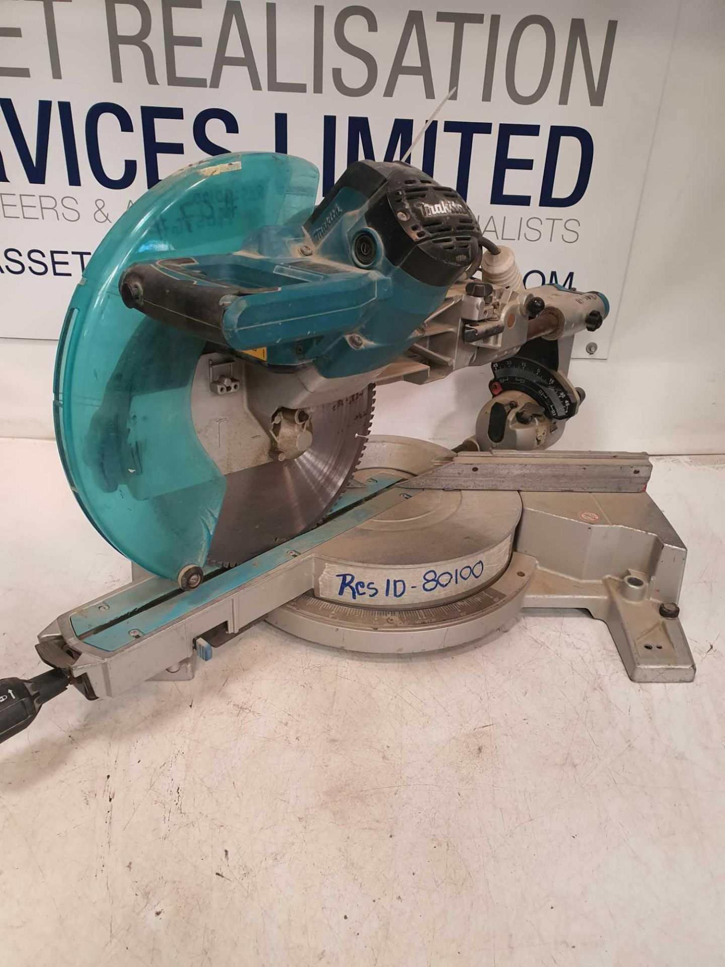 Makita 110v circular mitre saw