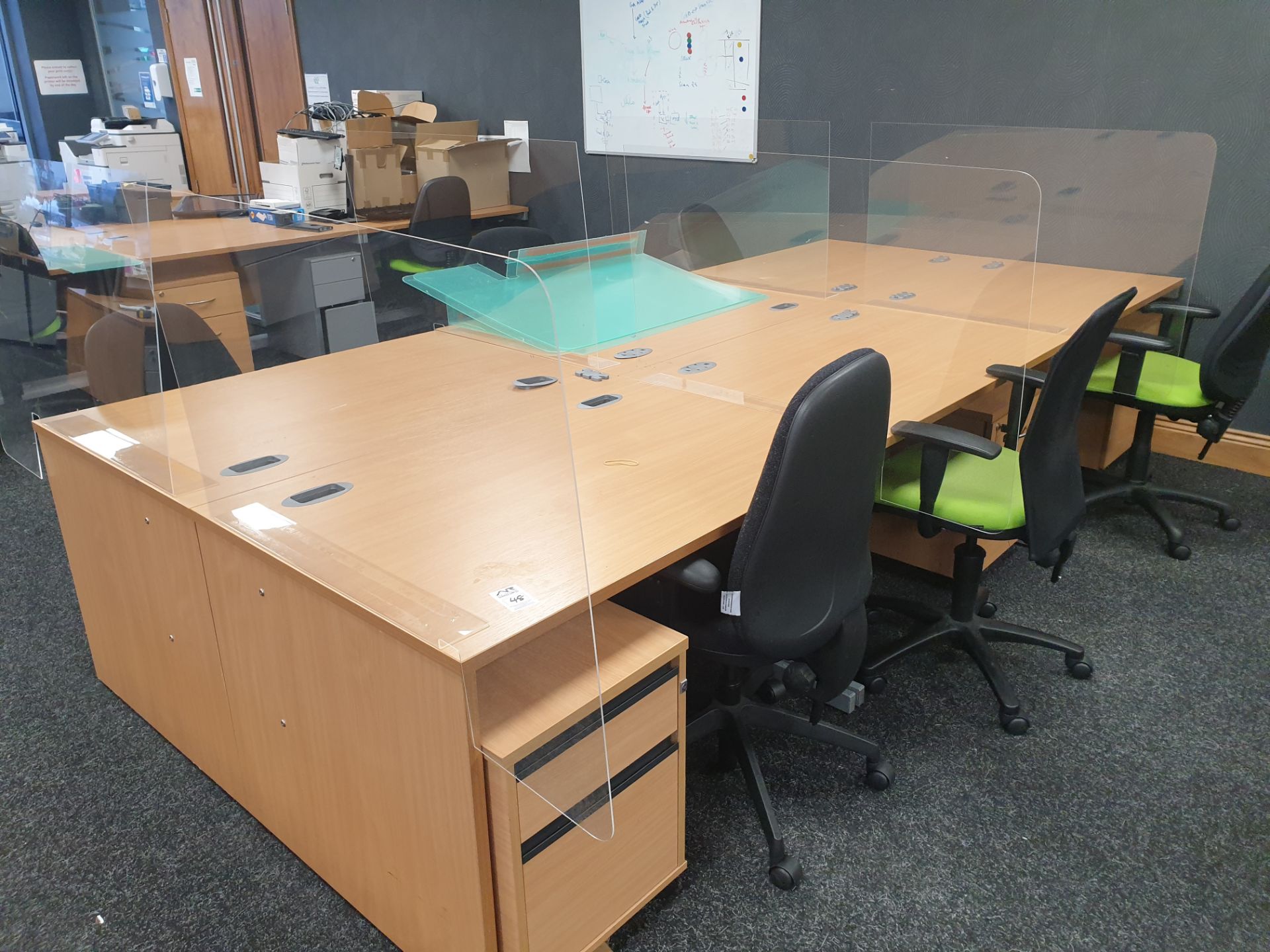 6 Person Workstation / Desks with covid screens