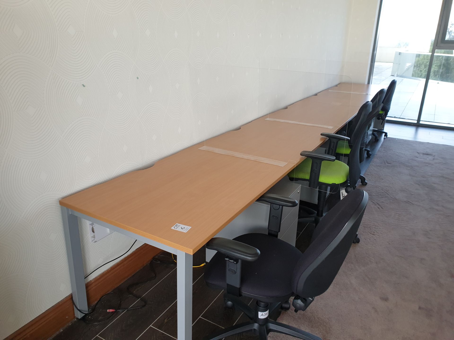 5 Person Workstation / Desks with covid screens