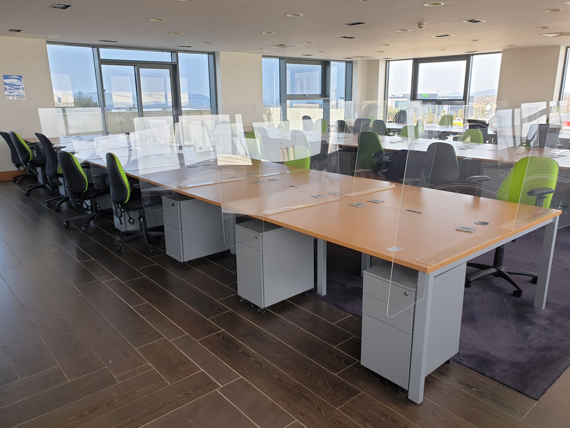 14 Person Workstation / Desks with covid screens