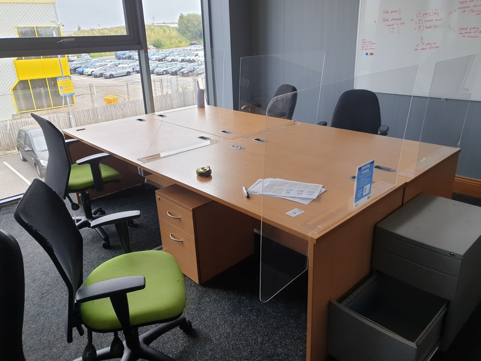 4 Person Workstation / Desks with covid screens