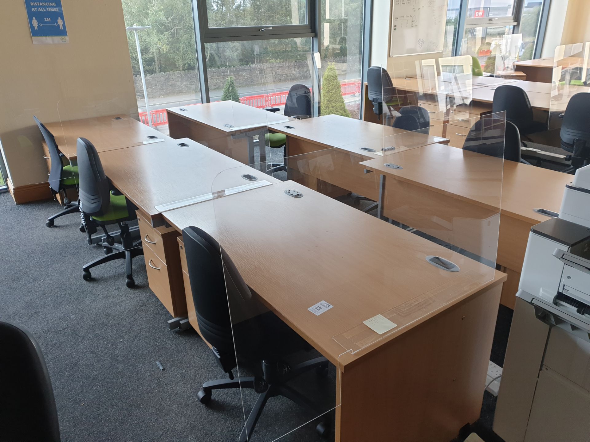6 Person Workstation / Desks with covid screens