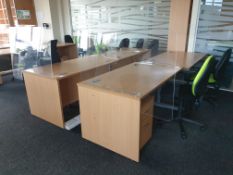 4 Person Workstation / Desks with covid screens