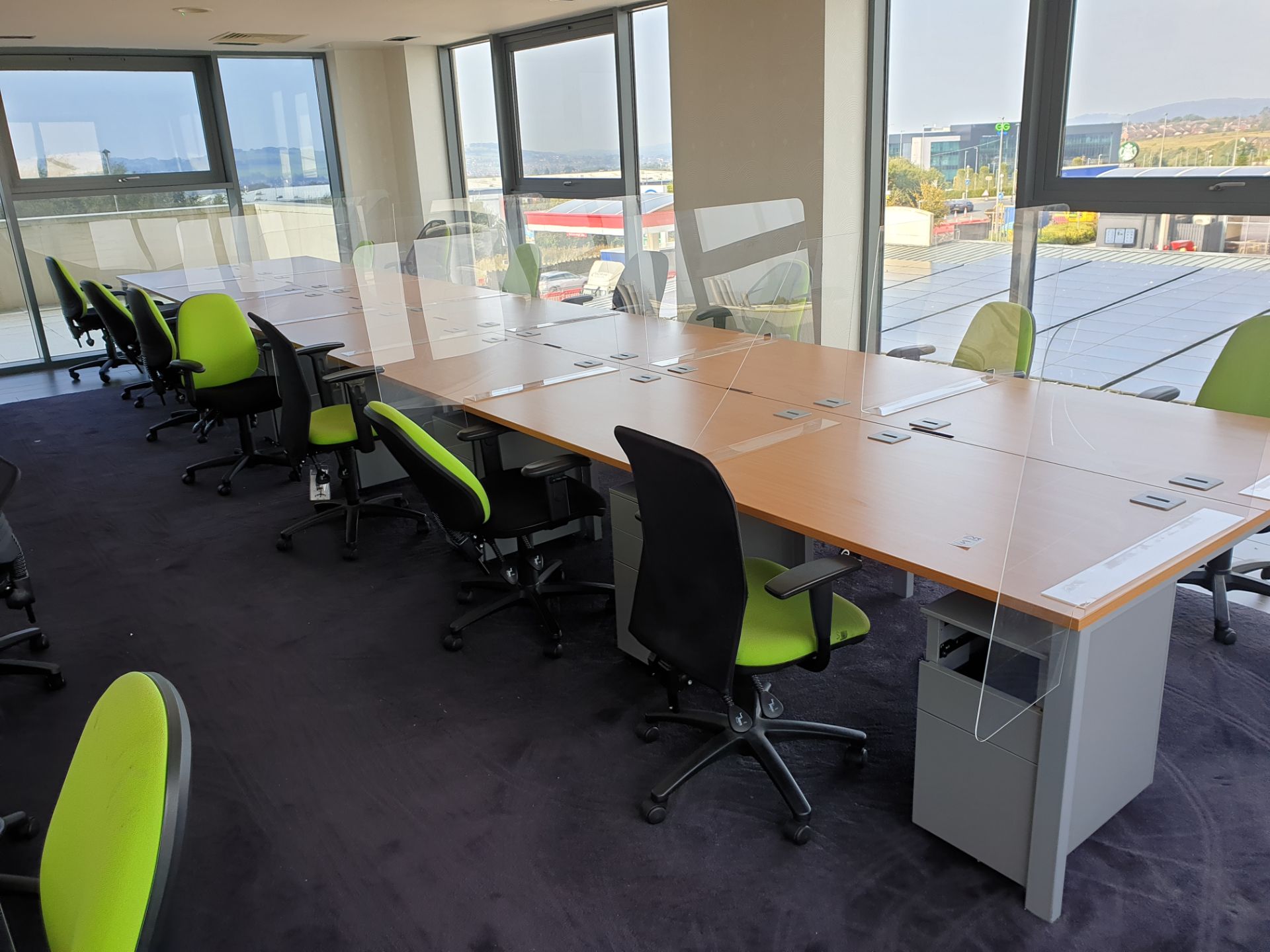 14 Person Workstation / Desks with covid screens