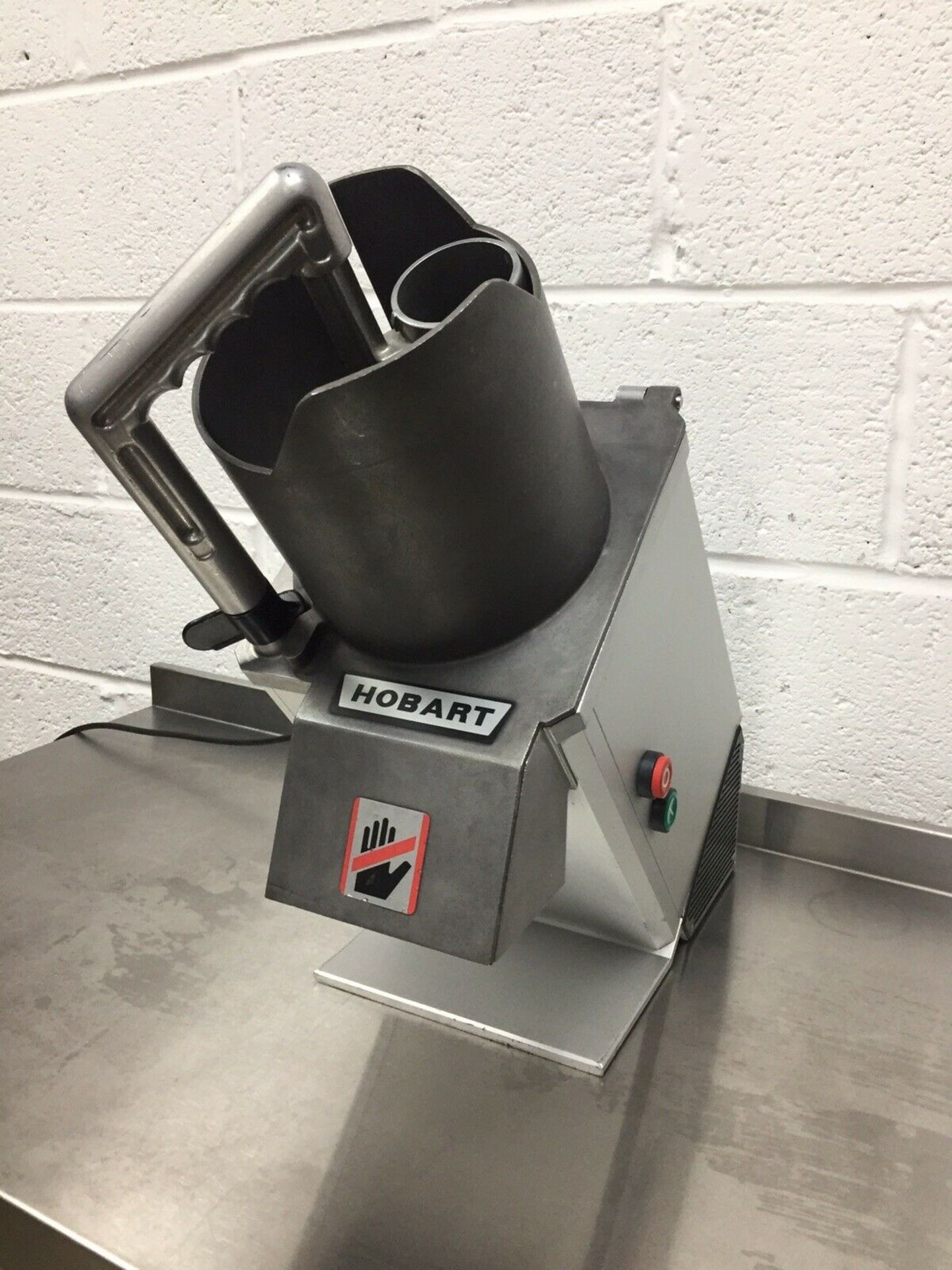 2011 HOBART VPU200 VEGETABLE PREPARATION MACHINE NO ATTACHMENTS