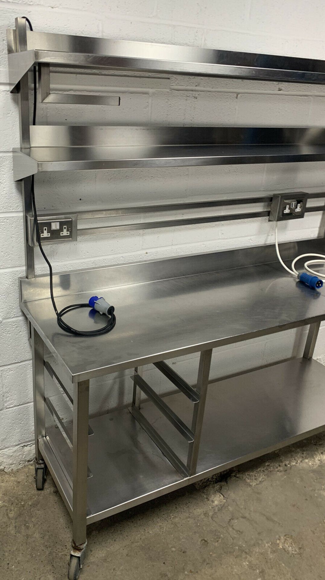 HEAVY DUTY STAINLESS STEEL PREPARATION UNIT WITH SHELVES - Image 3 of 3