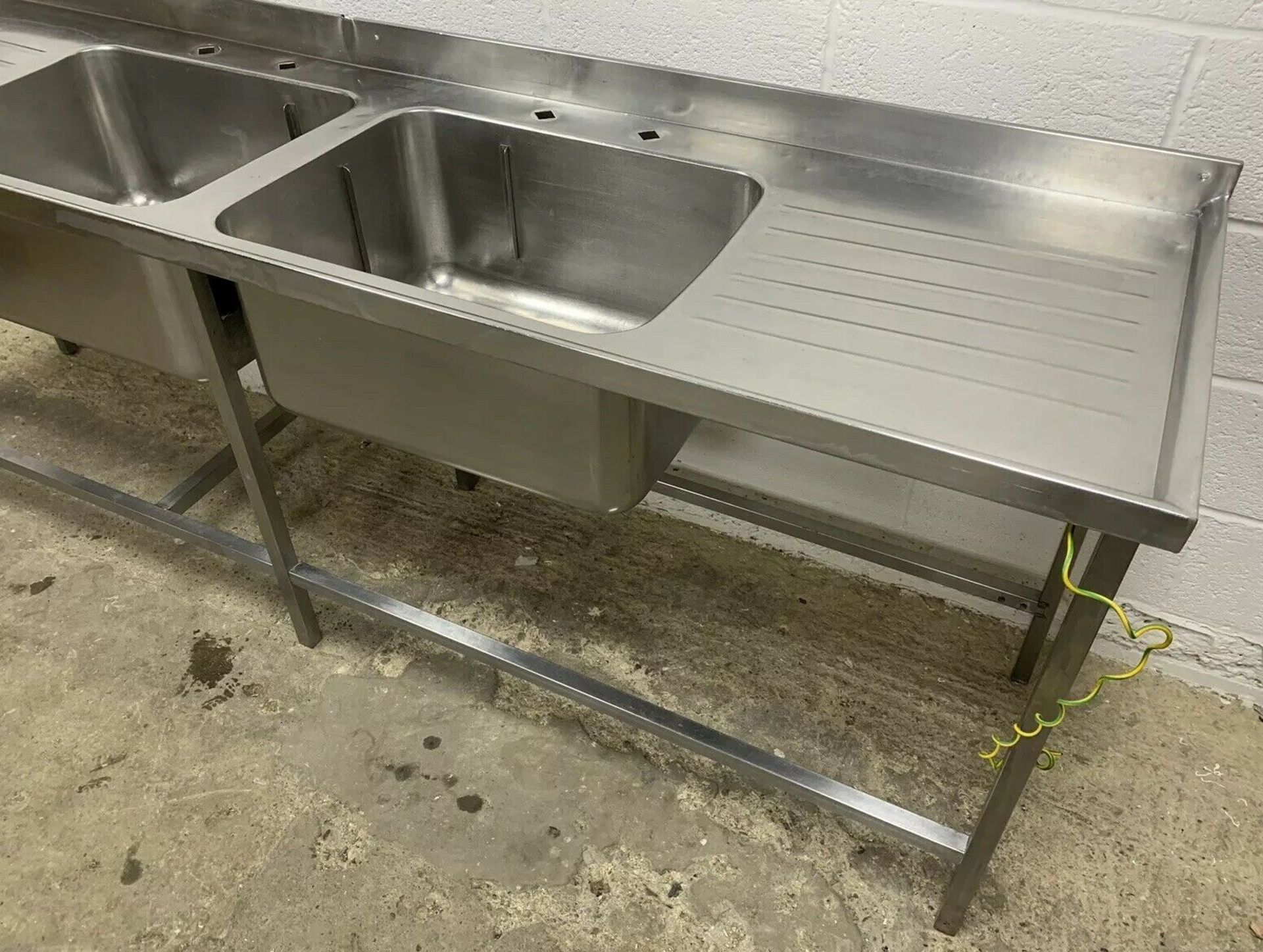 STAINLESS STEEL DOUBLE BOWL SINK WITH DOUBLE DRAINER - Image 2 of 3