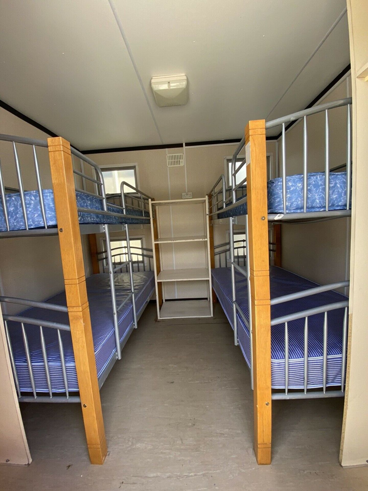 10 Man Sleeper Cabin - Image 5 of 12