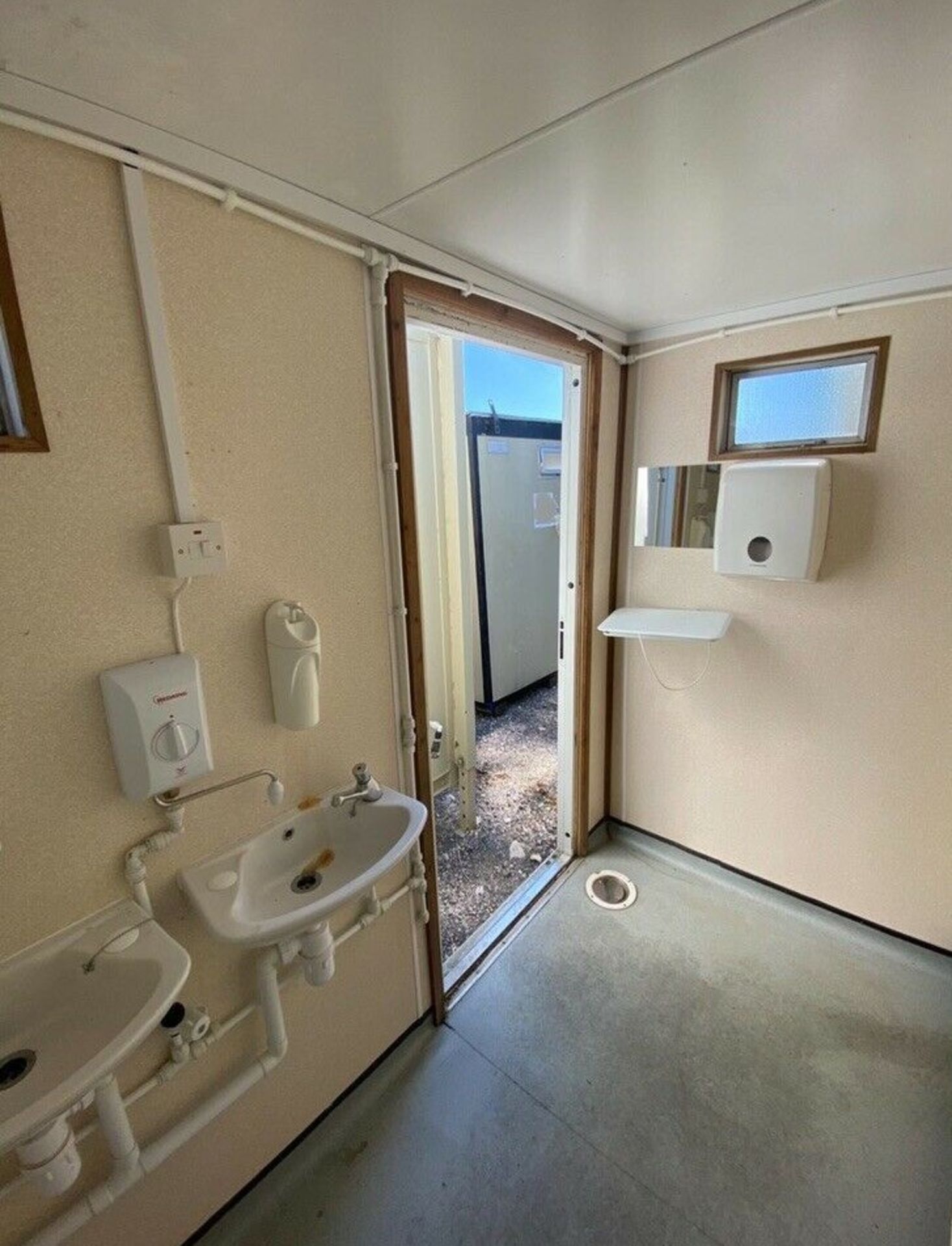 3 + 3 24ft Portable Toilet Block - Image 3 of 12