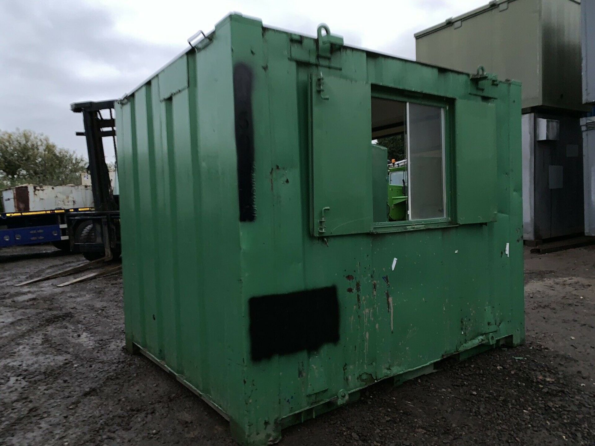 Anti Vandal Steel Portable Office 10ft x 8ft - Image 2 of 5