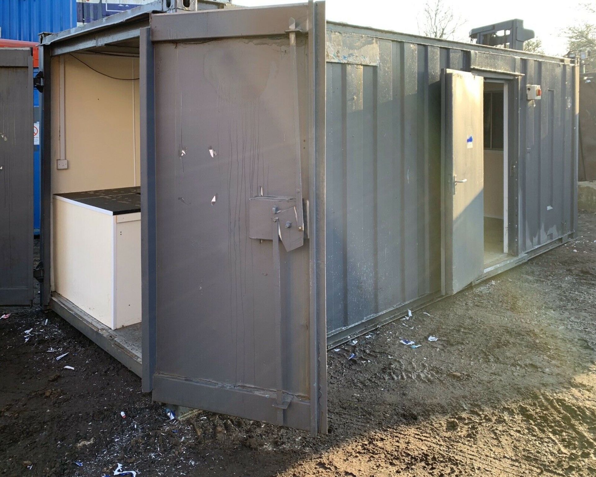 Anti Vandal Steel Portable Office 20ft x 8ft . - Image 9 of 9