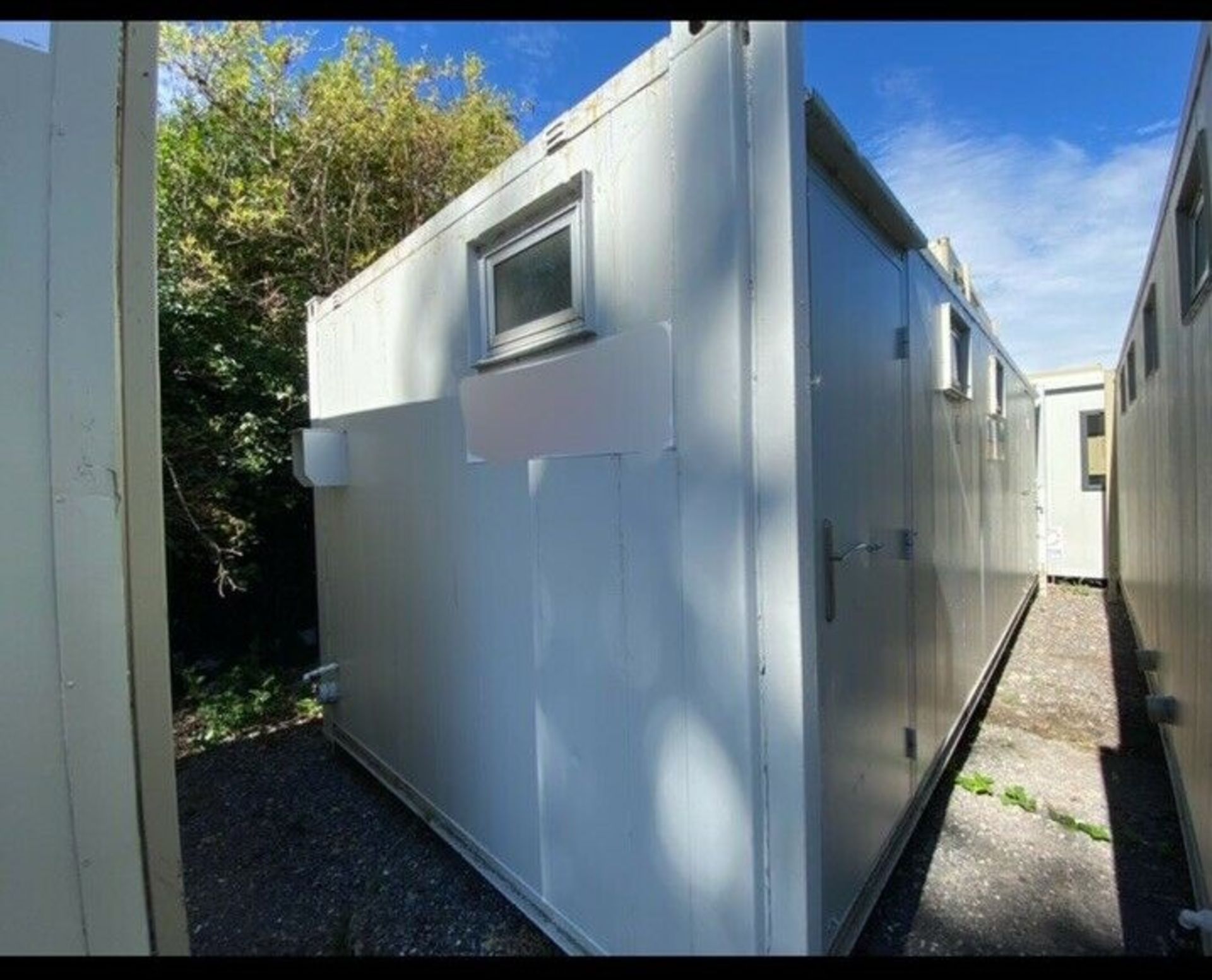 3 + 3 24ft Portable Toilet Block - Image 2 of 12