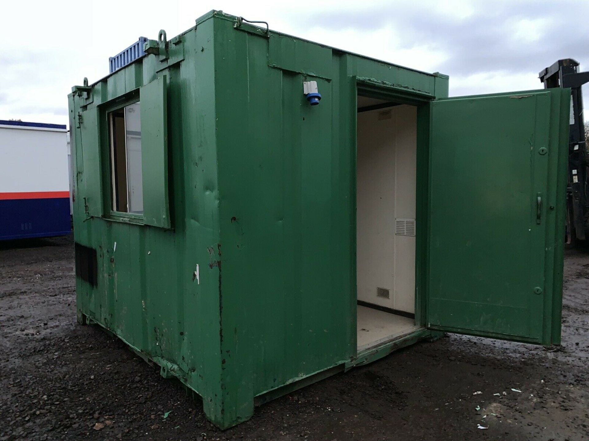 Anti Vandal Steel Portable Office 10ft x 8ft - Image 4 of 5