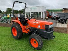 Kubota B2530H Compact Tractor 2014