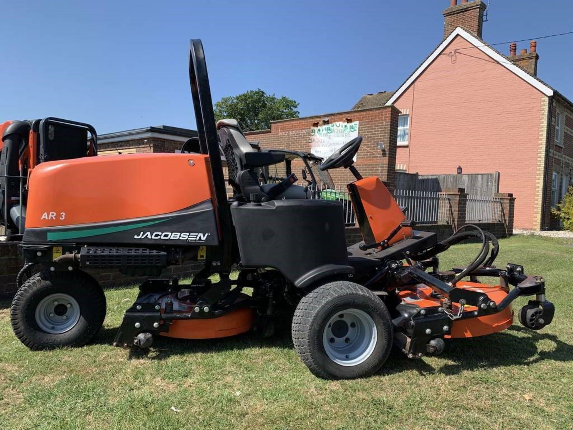 Jacobsen AR3 2016 Ride On Mower