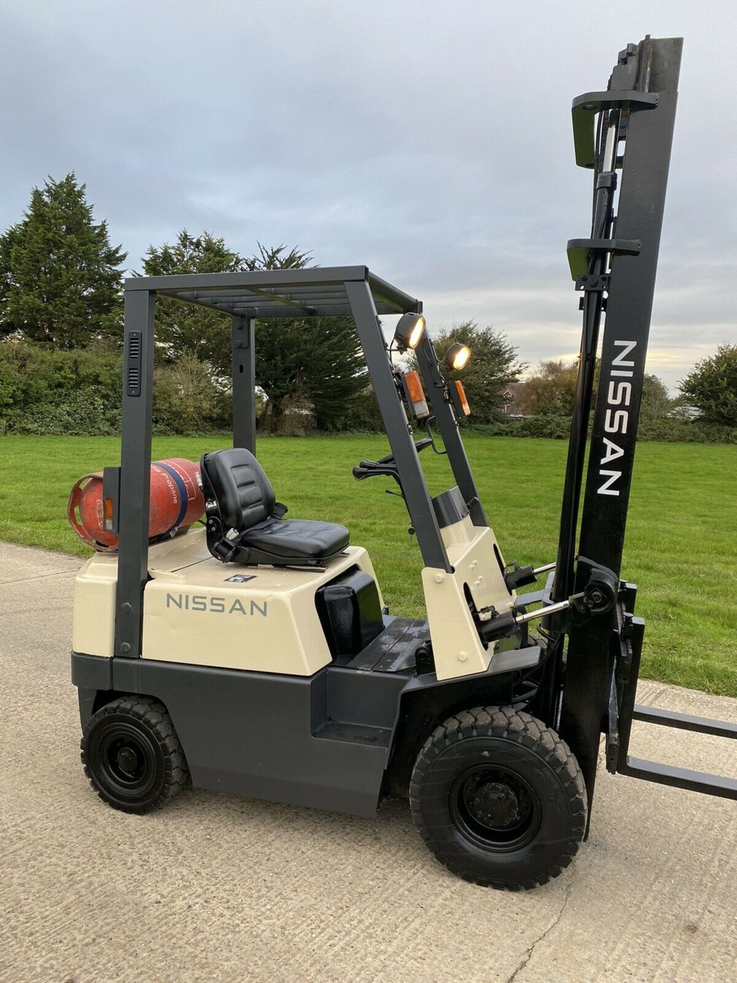 Nissan Gas 1.5 T Forklift Truck