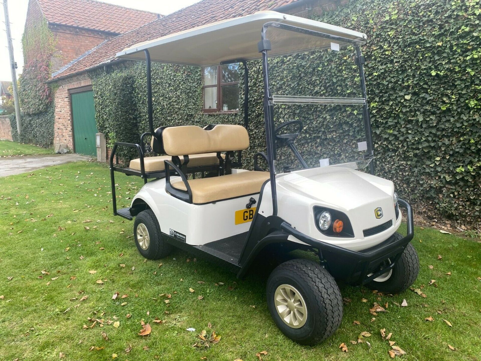 Golf Buggy Cushman Shuttle 2018 2+2 4 Seater Only 54 hours