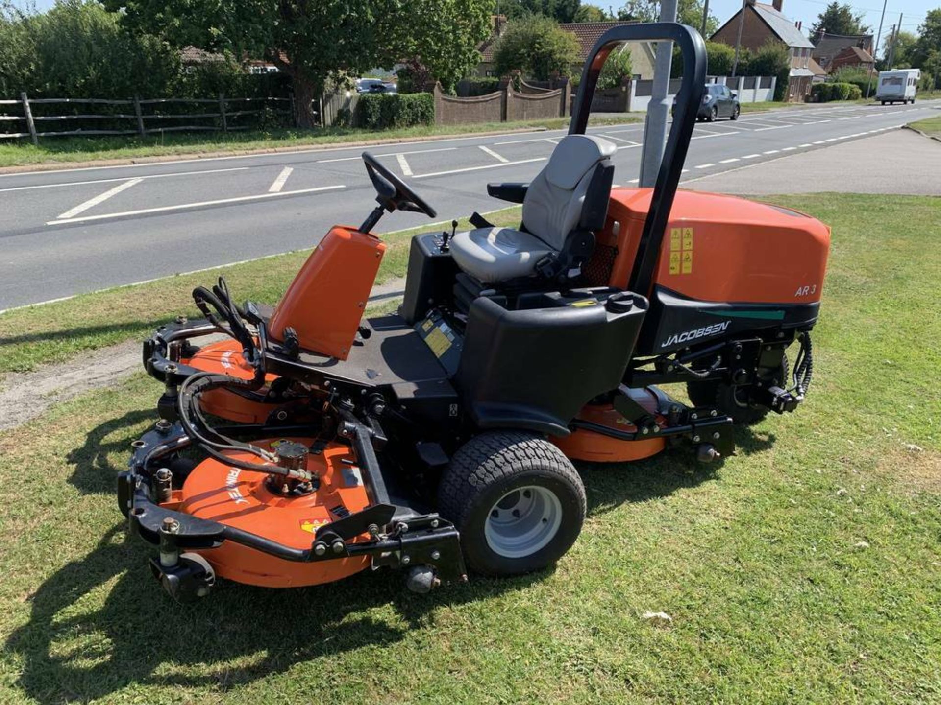 Jacobsen AR3 2016 Ride On Mower - Image 2 of 12