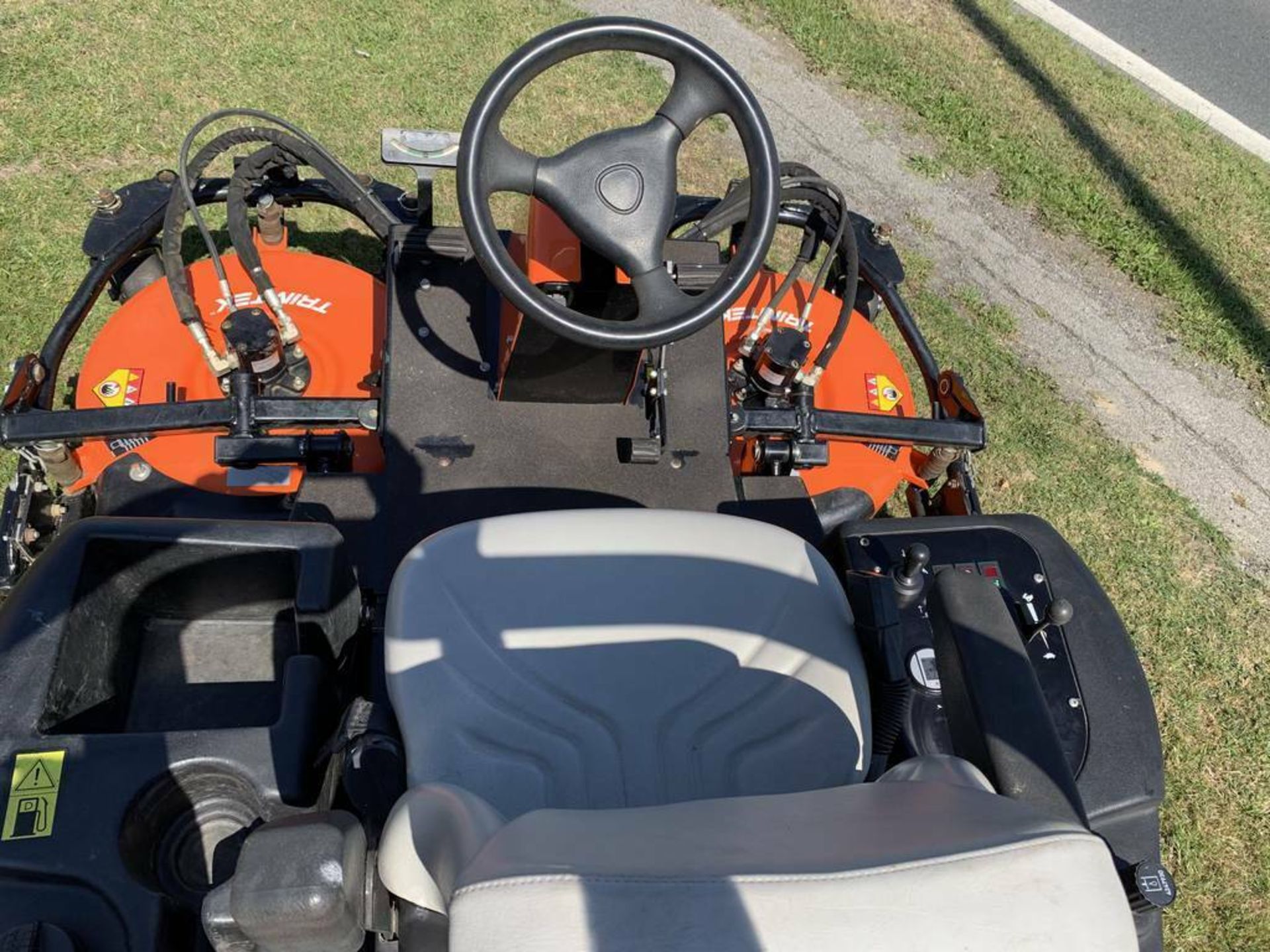 Jacobsen AR3 2016 Ride On Mower - Image 5 of 12