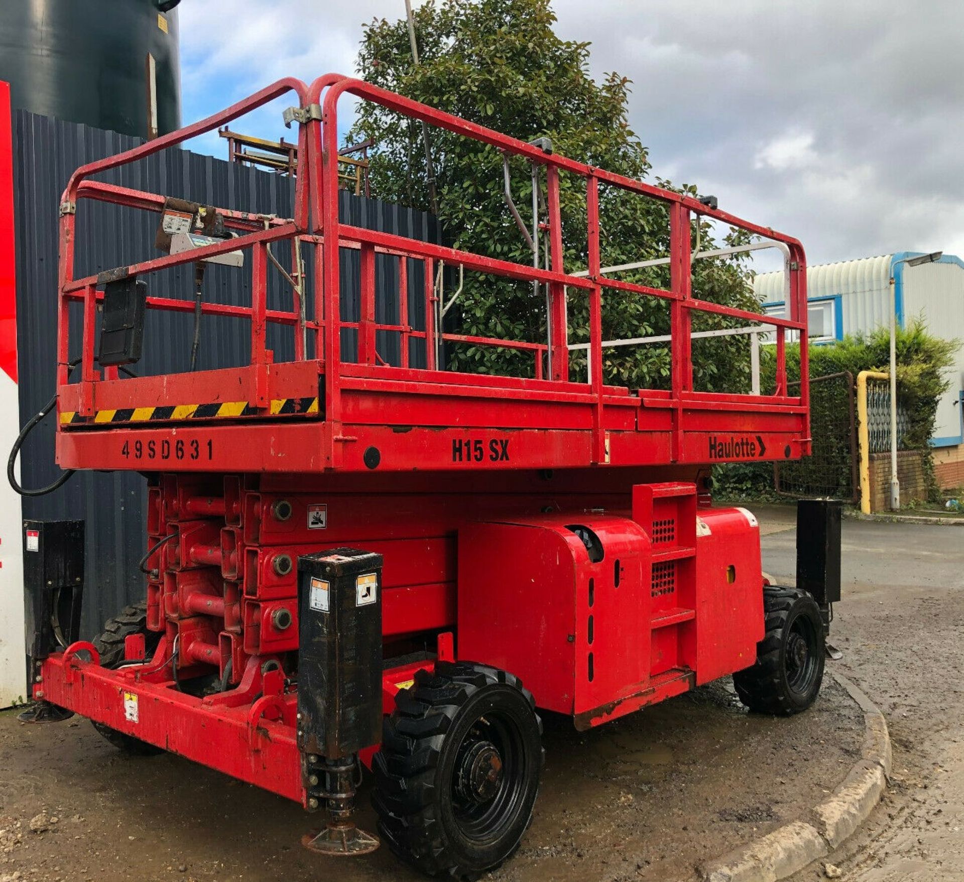 Haulotte H15SX Scissor LIft 2007 4x4 - Image 3 of 12