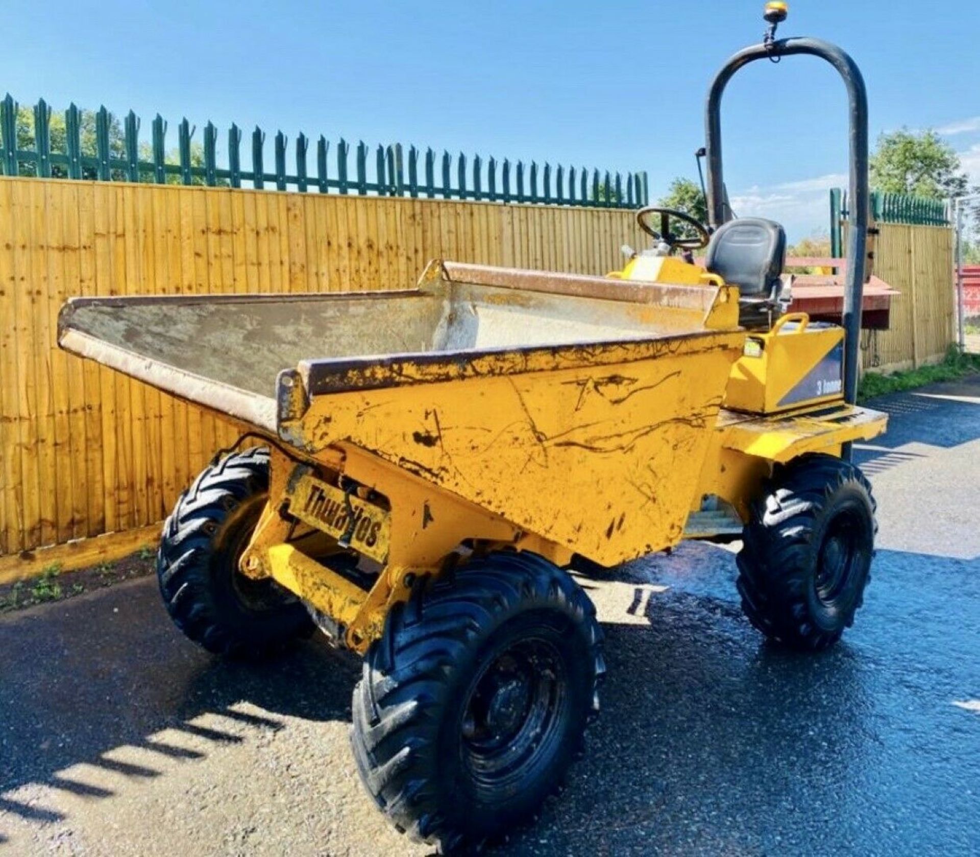 Thwaites MACH 570 3 Tonne Straight Tip Dumper 2010 - Image 3 of 12