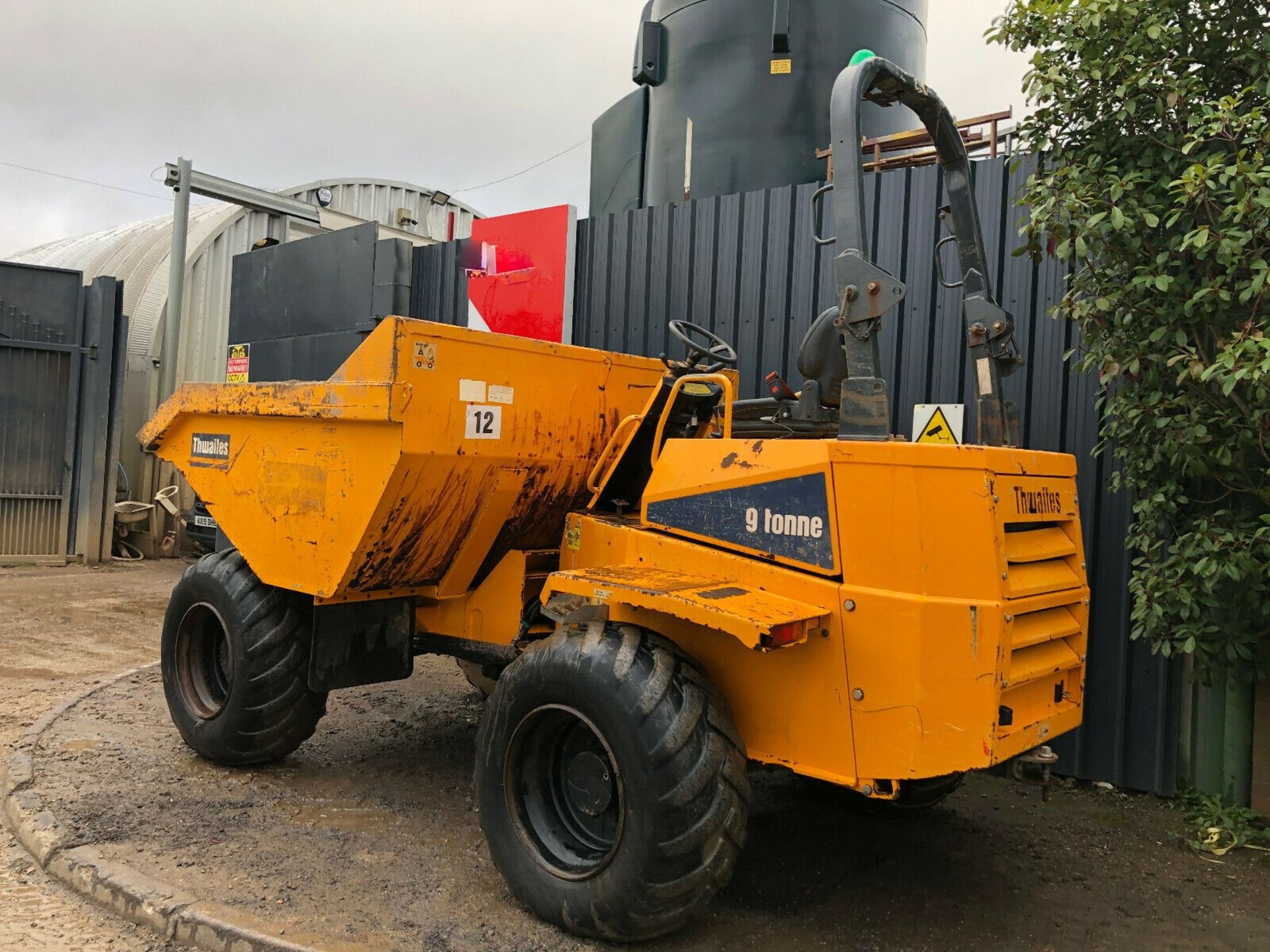 Thwaites 9 Tonne Straight Tip Dumper 2016 4x4 MACH2090 - Image 4 of 12