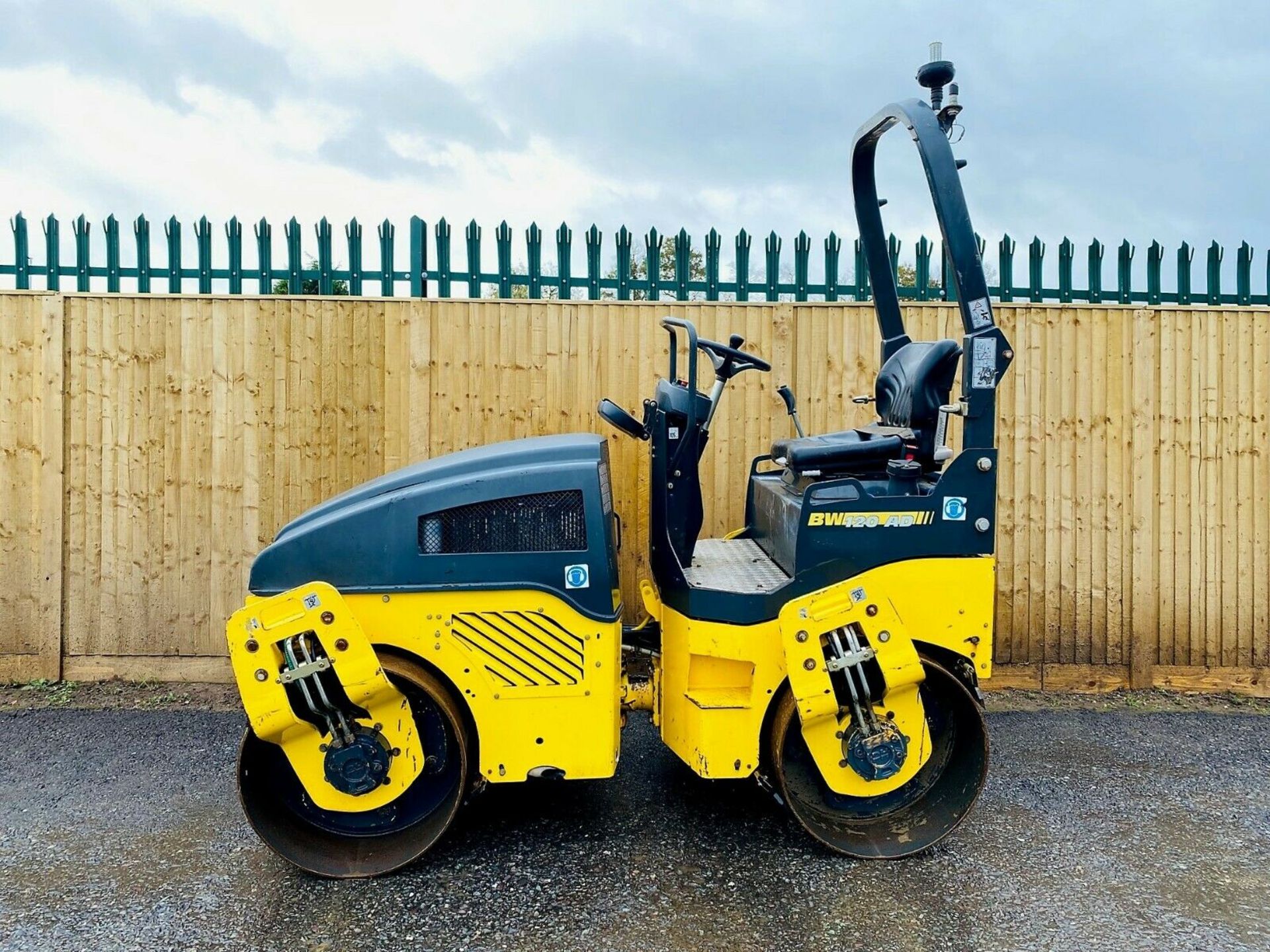 Bomag BW120 AD-4 Tandem Roller 2011 - Image 9 of 10