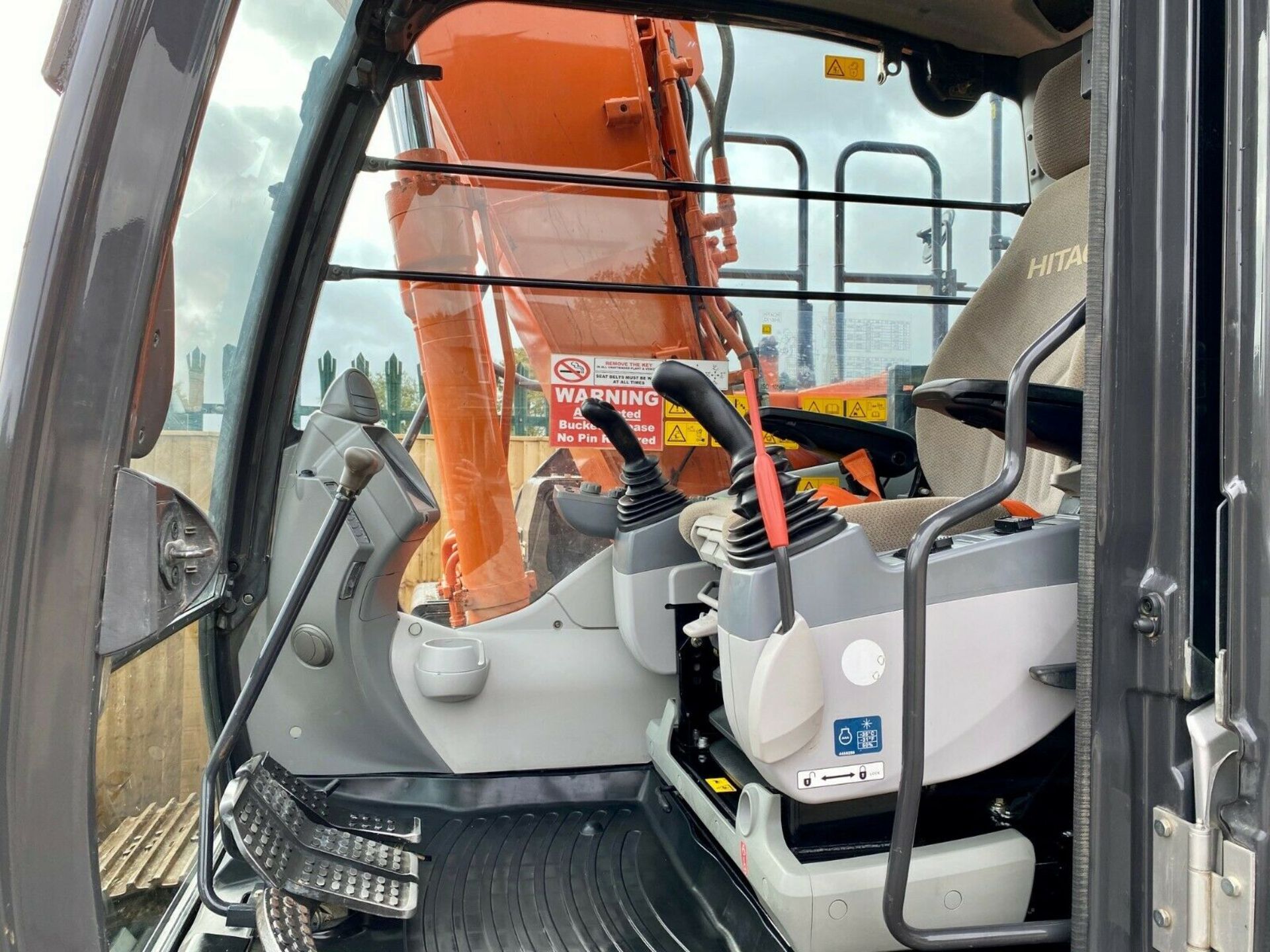 Hitachi ZX130 LCN-6 Excavator / Dumper 2017 - Image 10 of 12