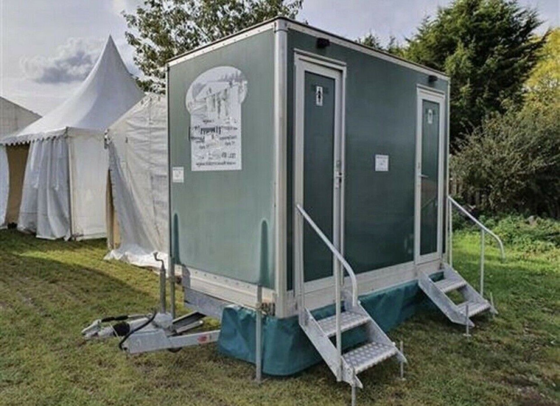 Male & Female Towable Portable Toilet Block - Image 8 of 12