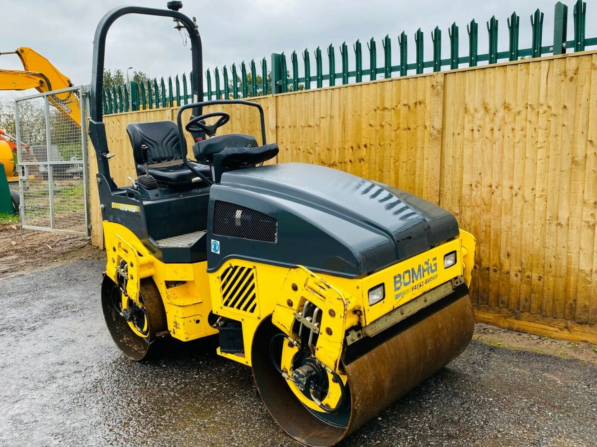 Bomag BW120 AD-4 Tandem Roller 2011 - Image 2 of 10