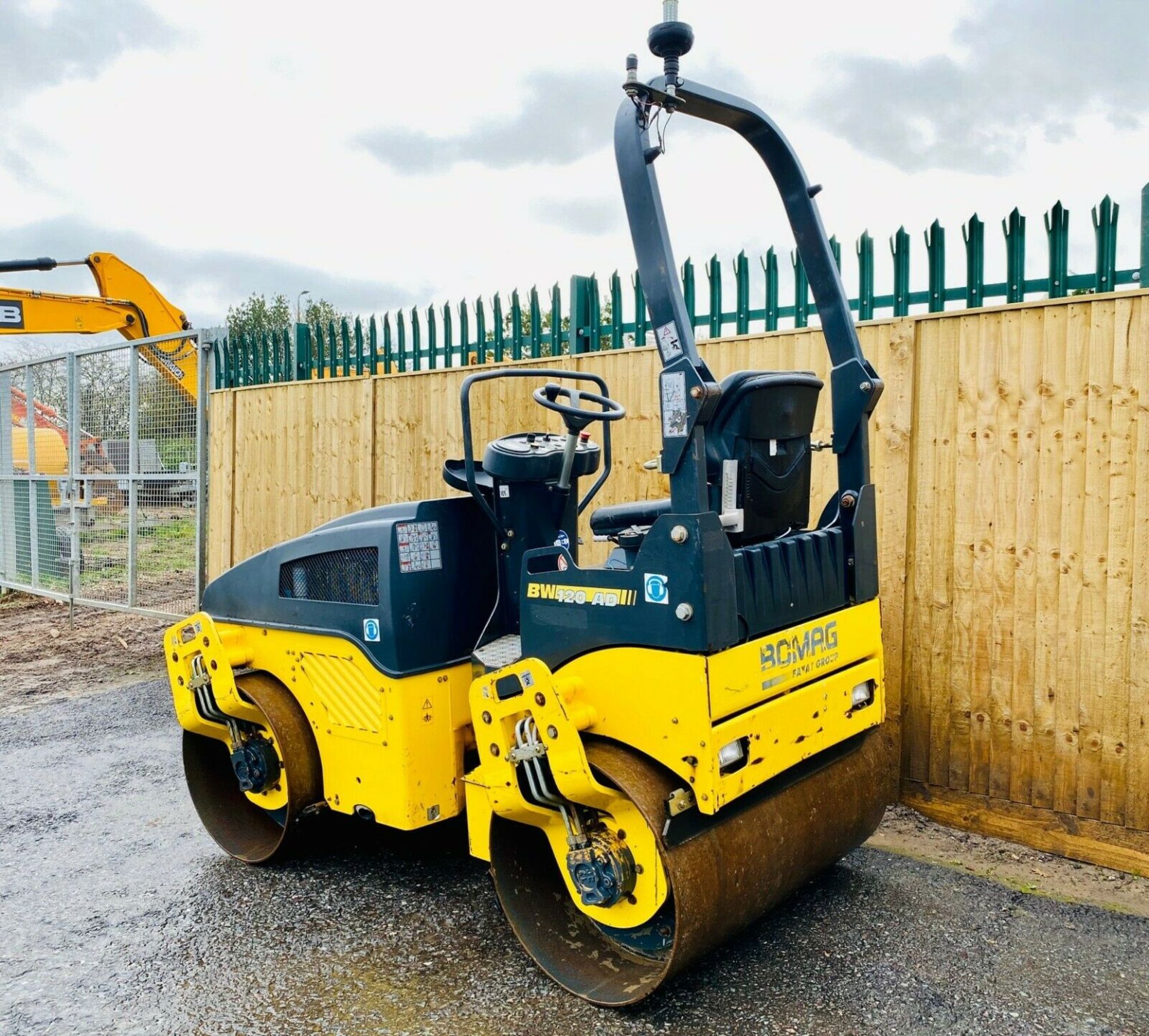 Bomag BW120 AD-4 Tandem Roller 2011 - Image 5 of 10