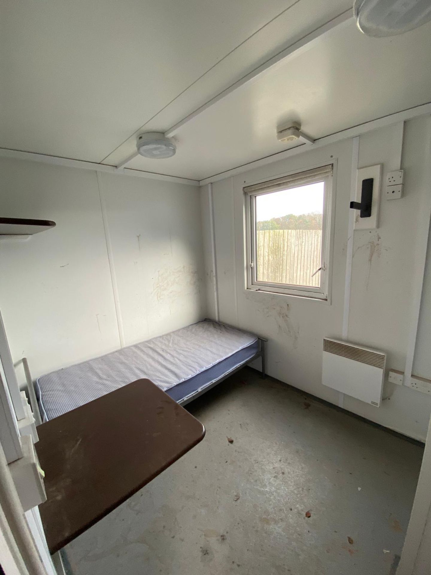 Double Office/ Sleeper Cabin 20ft x 10ft - Image 10 of 10